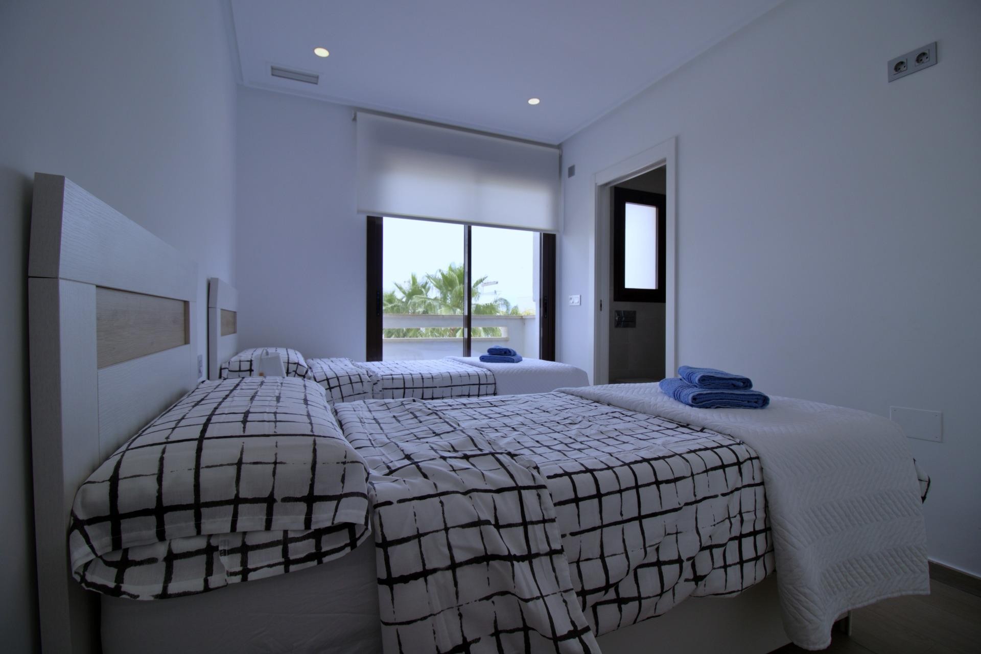 Resale - Bungalow - Pilar de la Horadada - Torre de la Horadada