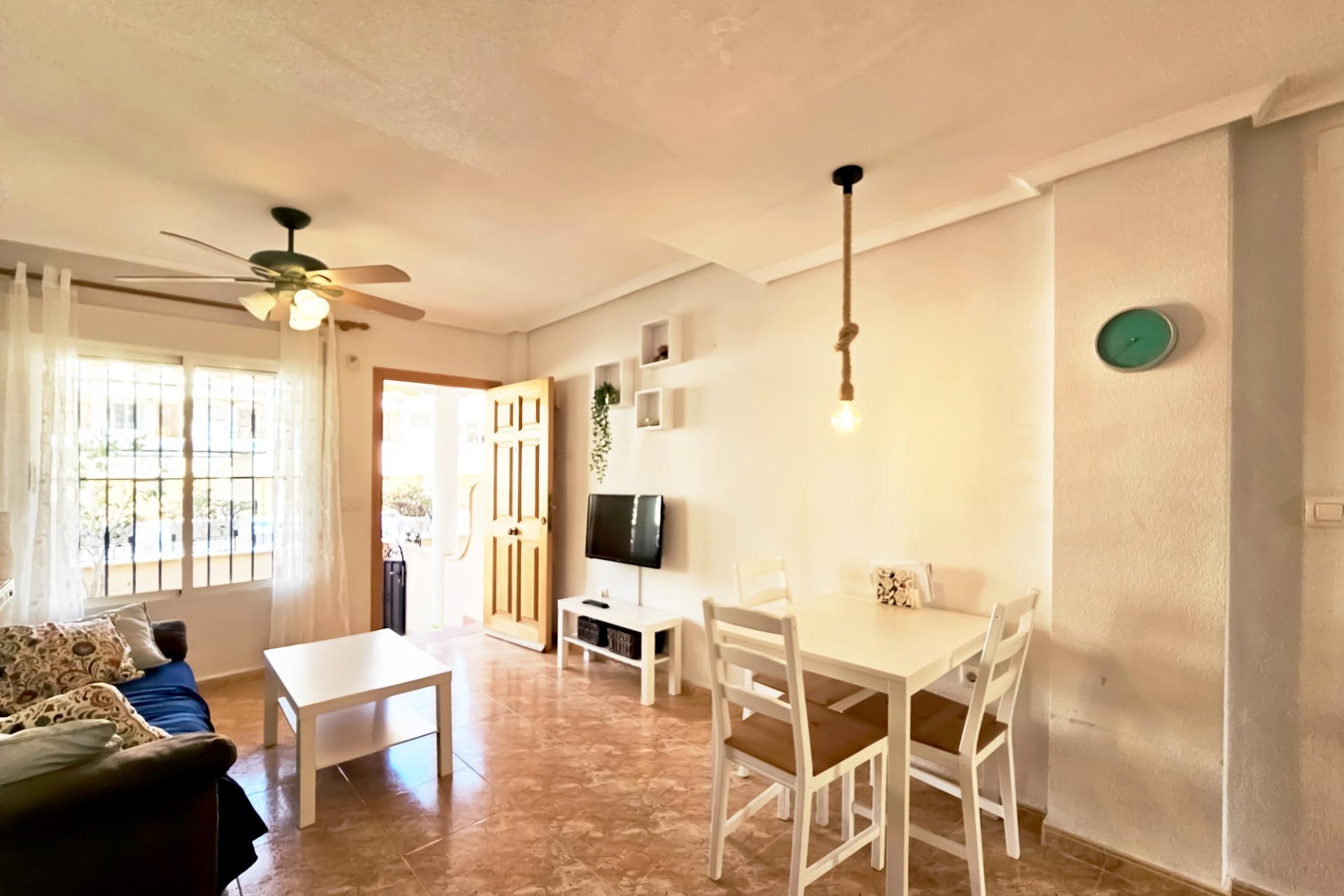 Resale - Bungalow - Santa Pola - Santiago bernabeu