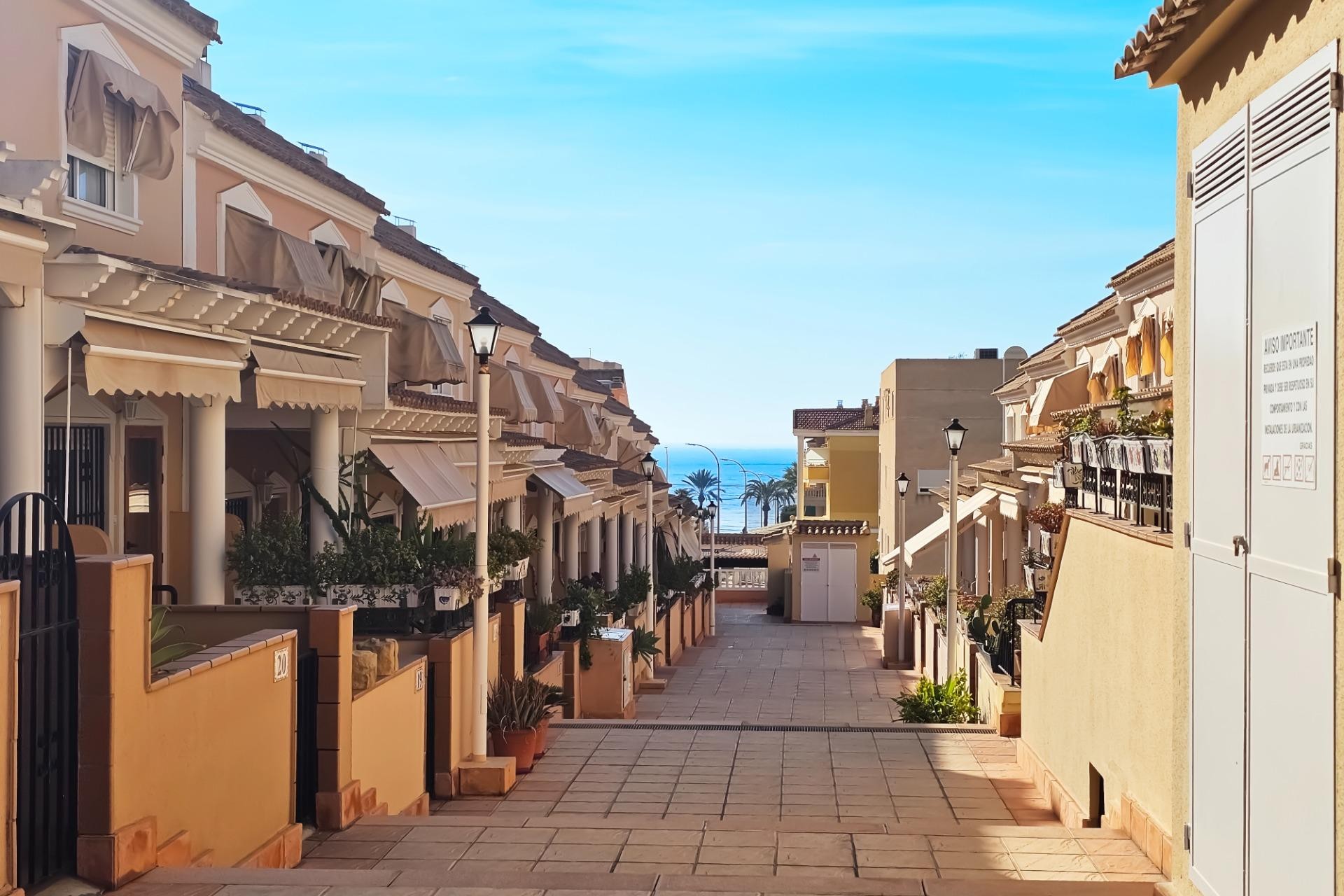 Resale - Bungalow - Santa Pola - Santiago bernabeu