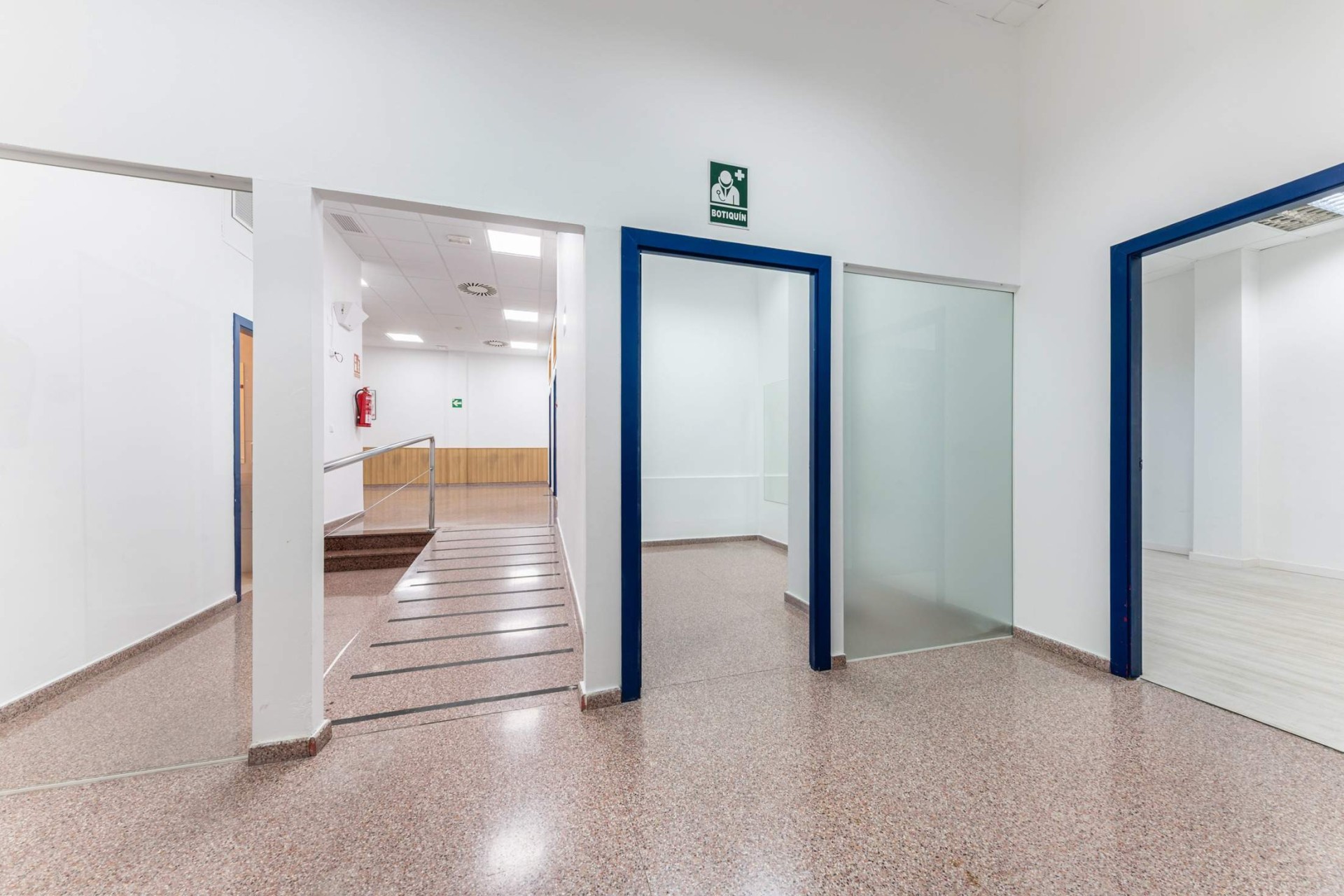 Resale - Commercial - Alicante - Altozano
