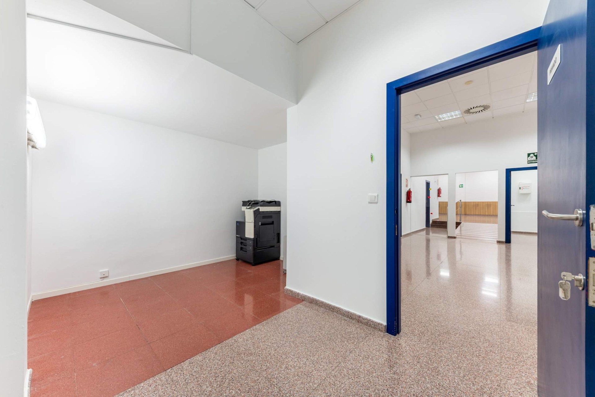 Resale - Commercial - Alicante - Altozano