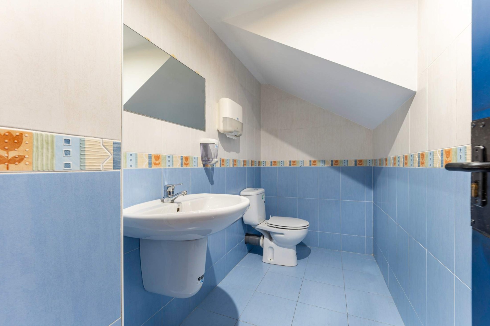 Resale - Commercial - Alicante - Altozano