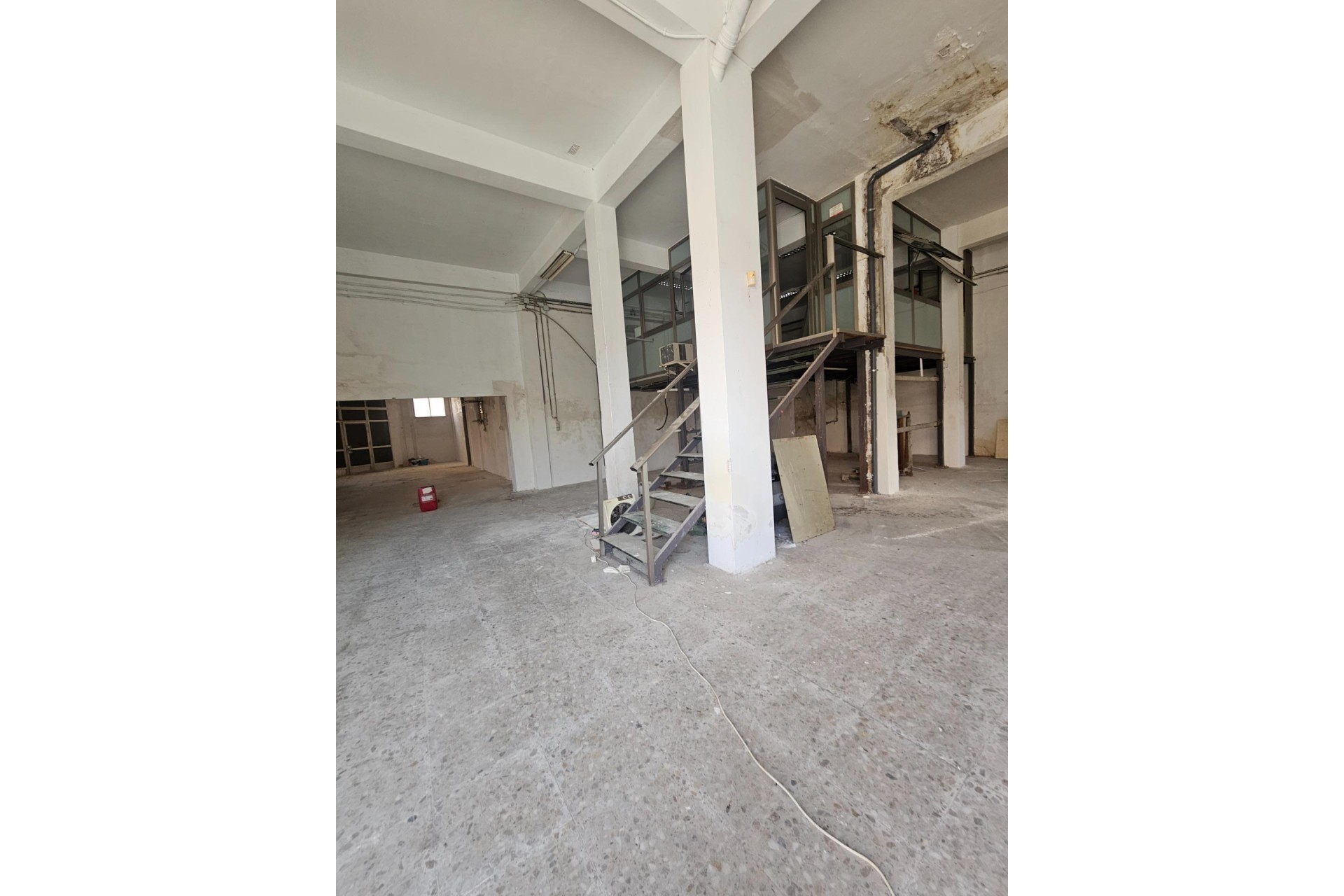 Resale - Commercial - Alicante - San Gabriel