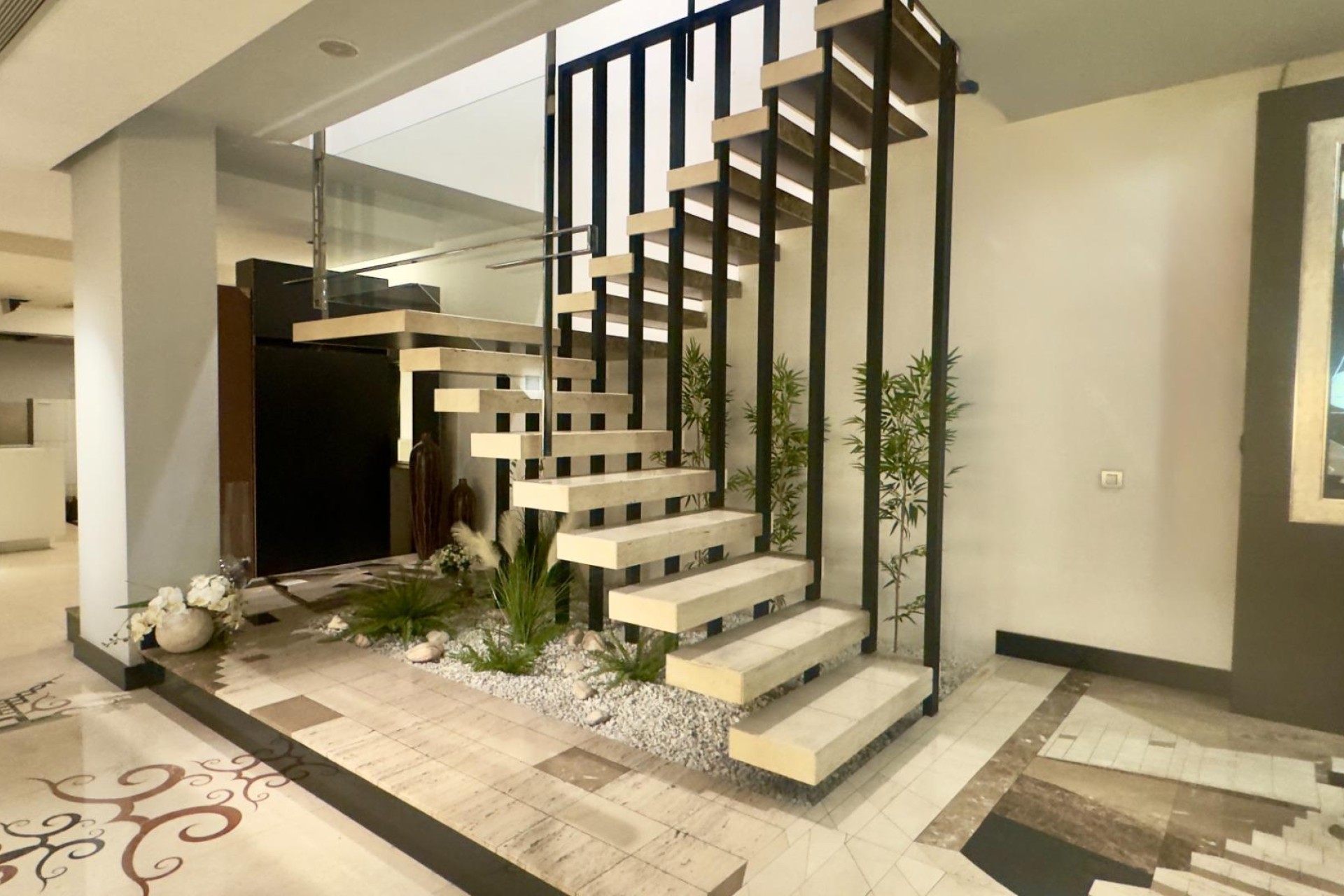 Resale - Commercial - Alicante - Vistahermosa