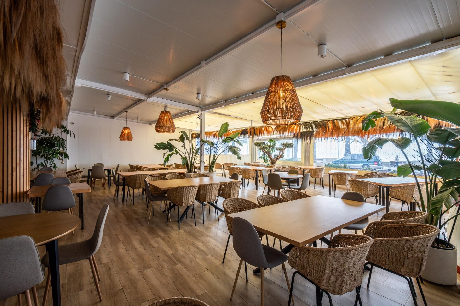 Resale - Commercial - Arenales del Sol