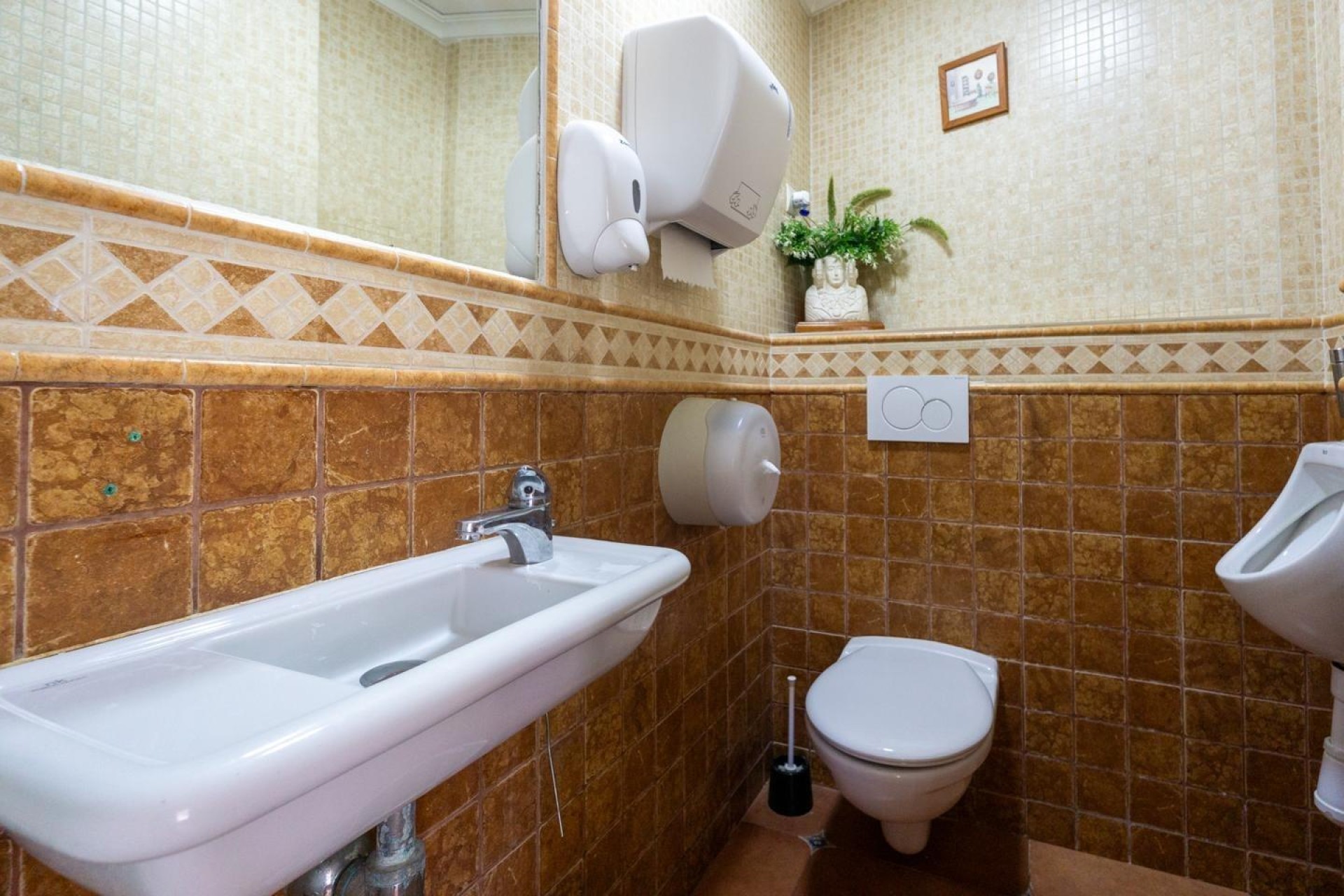 Resale - Commercial - Arenales del Sol