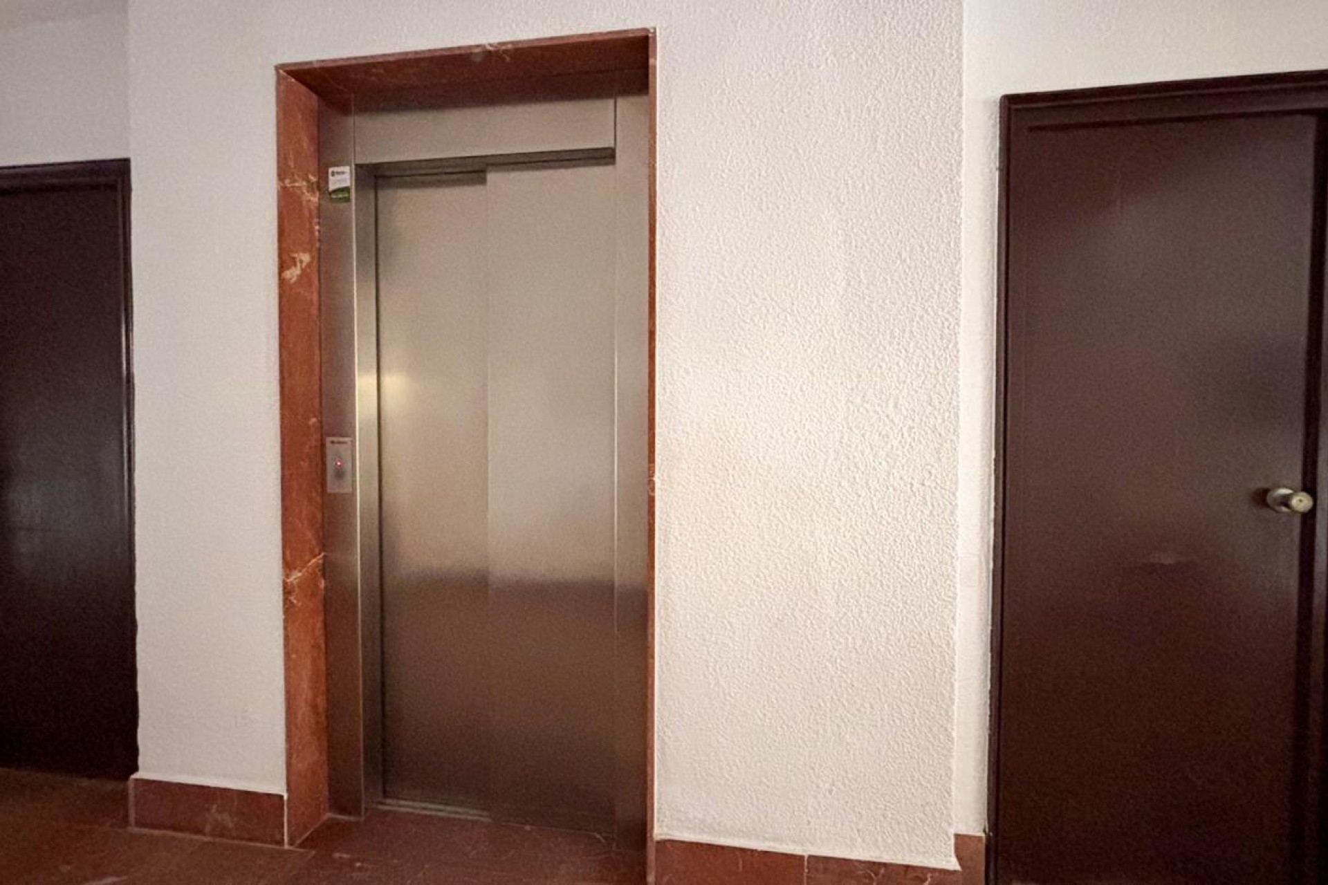 Resale - Commercial - Arenales del Sol
