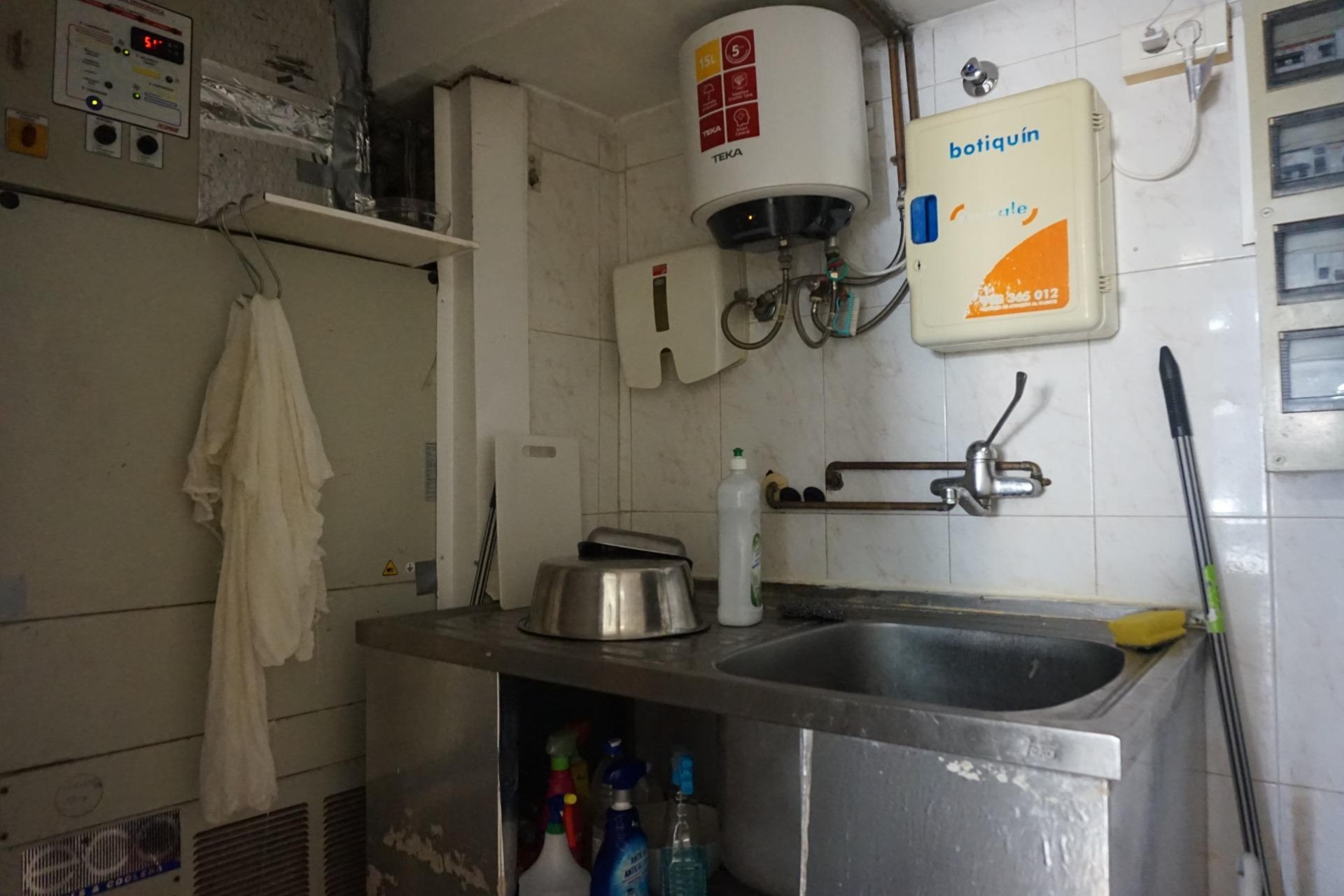 Resale - Commercial - Elche - Asilo - Pisos Azules