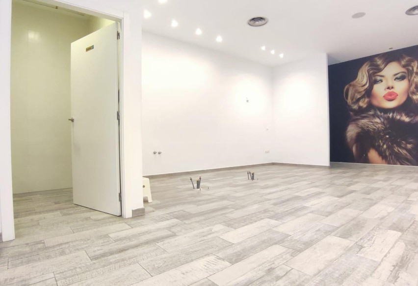 Resale - Commercial - Elche - Plaza Barcelona