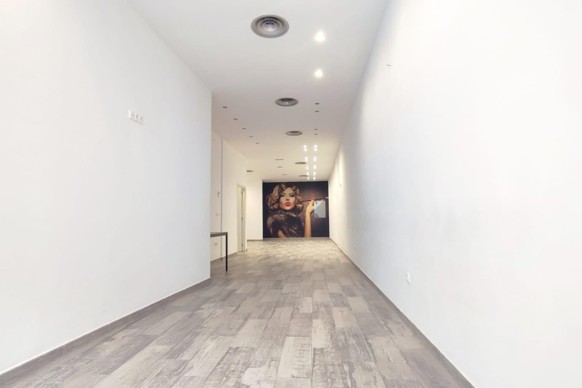 Resale - Commercial - Elche - Plaza Barcelona