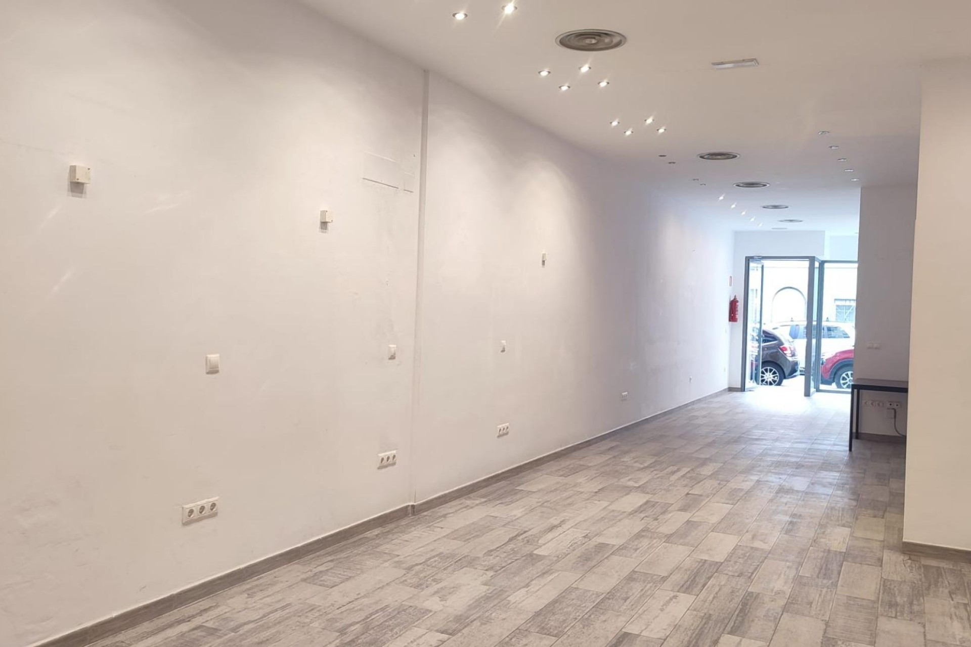 Resale - Commercial - Elche - Plaza Barcelona