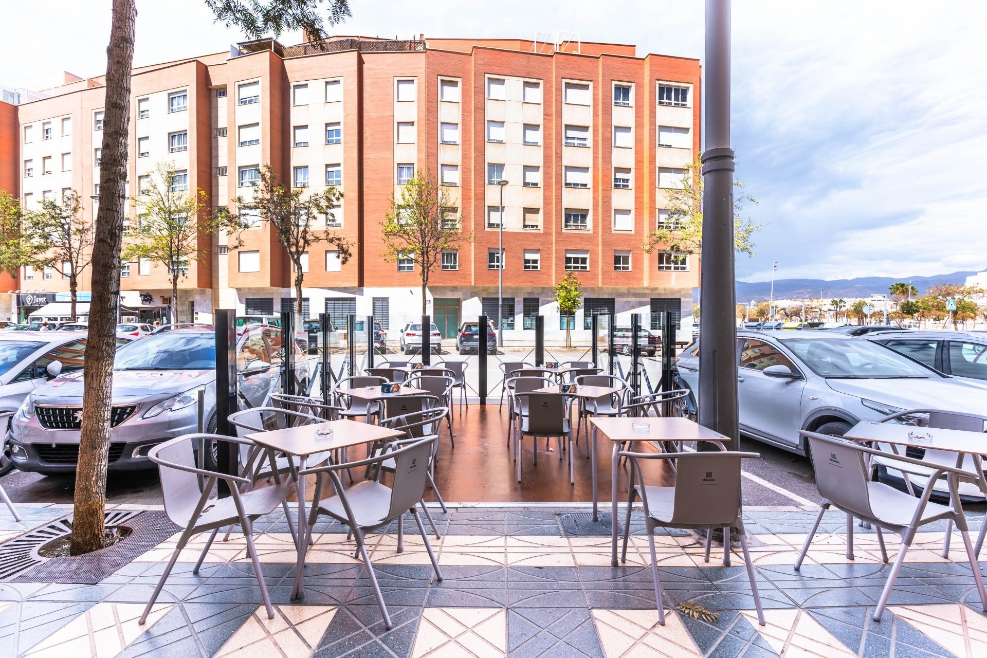 Resale - Commercial - Roquetas de Mar - Avenida Juan Carlos