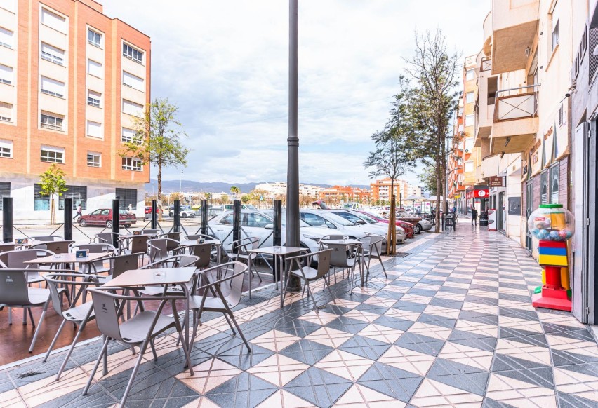 Resale - Commercial - Roquetas de Mar - Avenida Juan Carlos