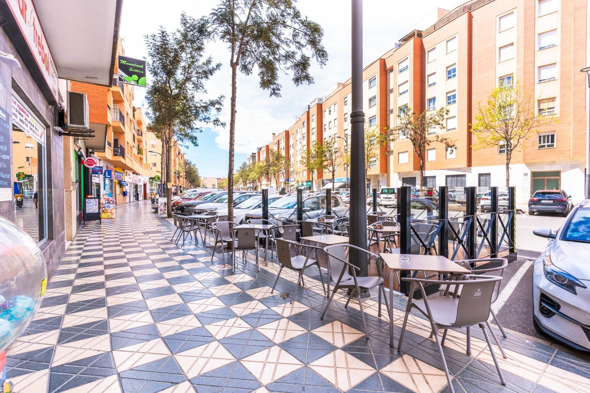 Resale - Commercial - Roquetas de Mar - Avenida Juan Carlos