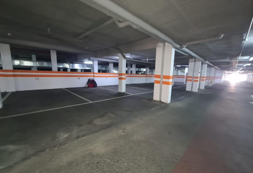 Resale - Garage - Arenales del Sol