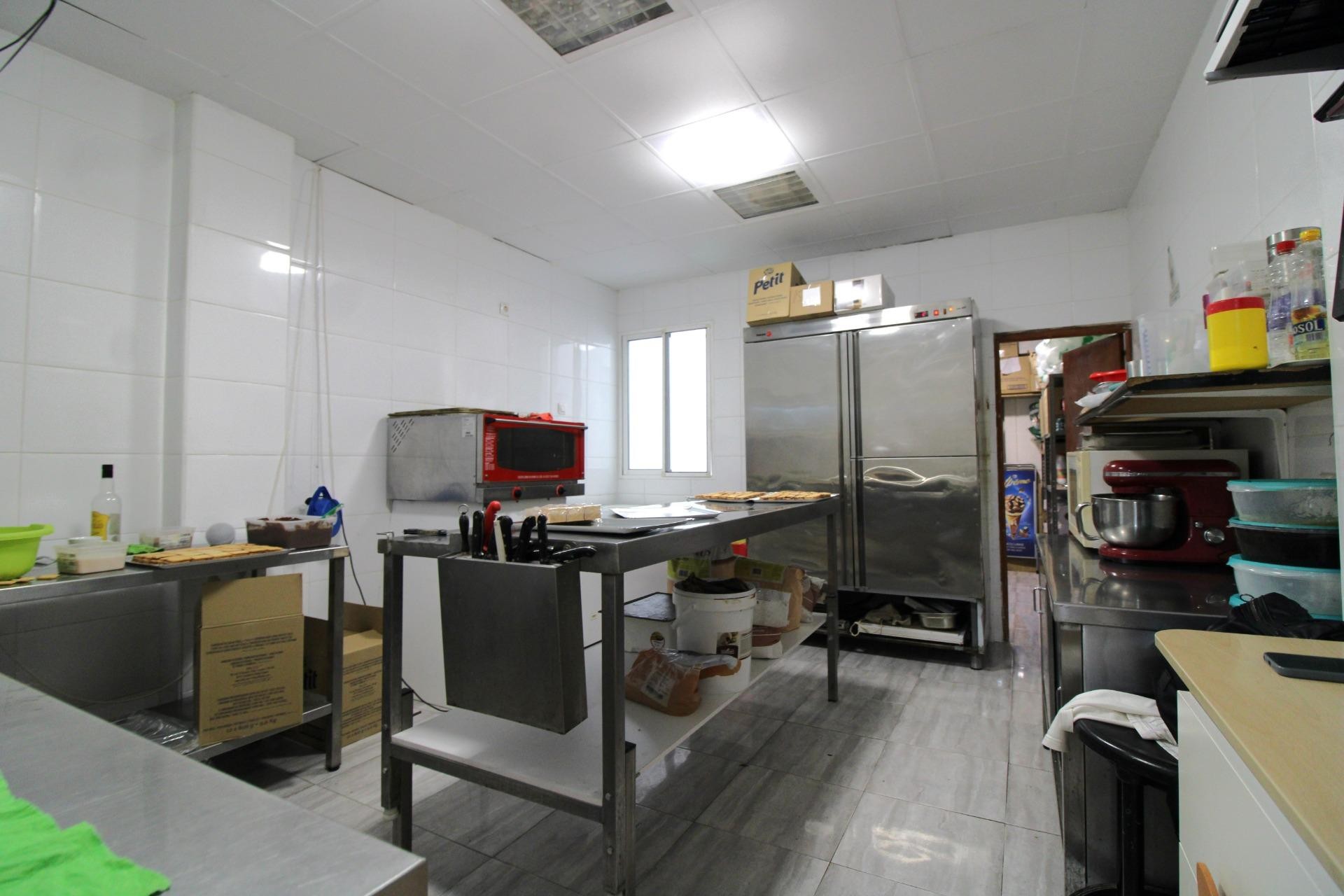 Resale - Negocio - Santa Pola - Santiago bernabeu