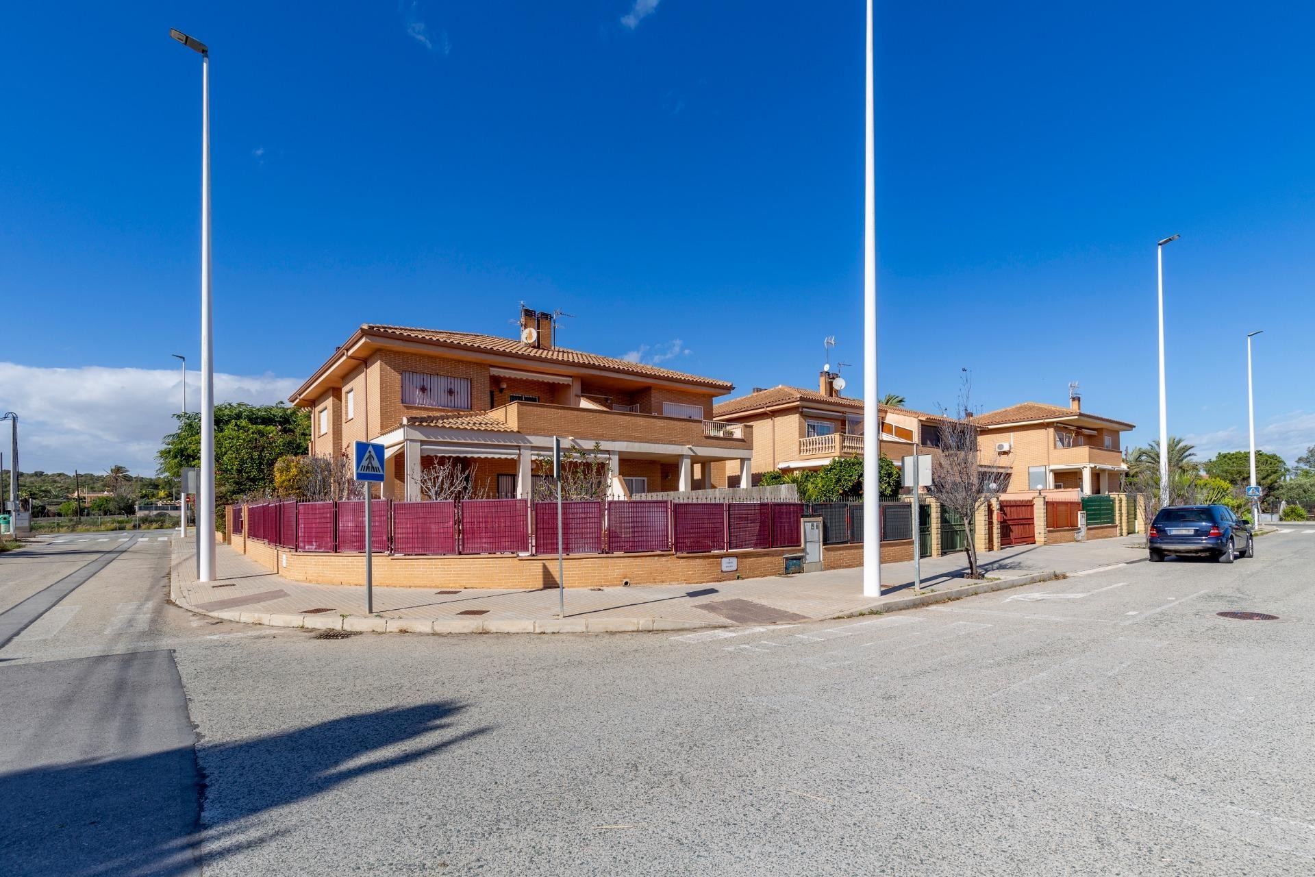 Resale - Plot / Land - La marina - El pinet