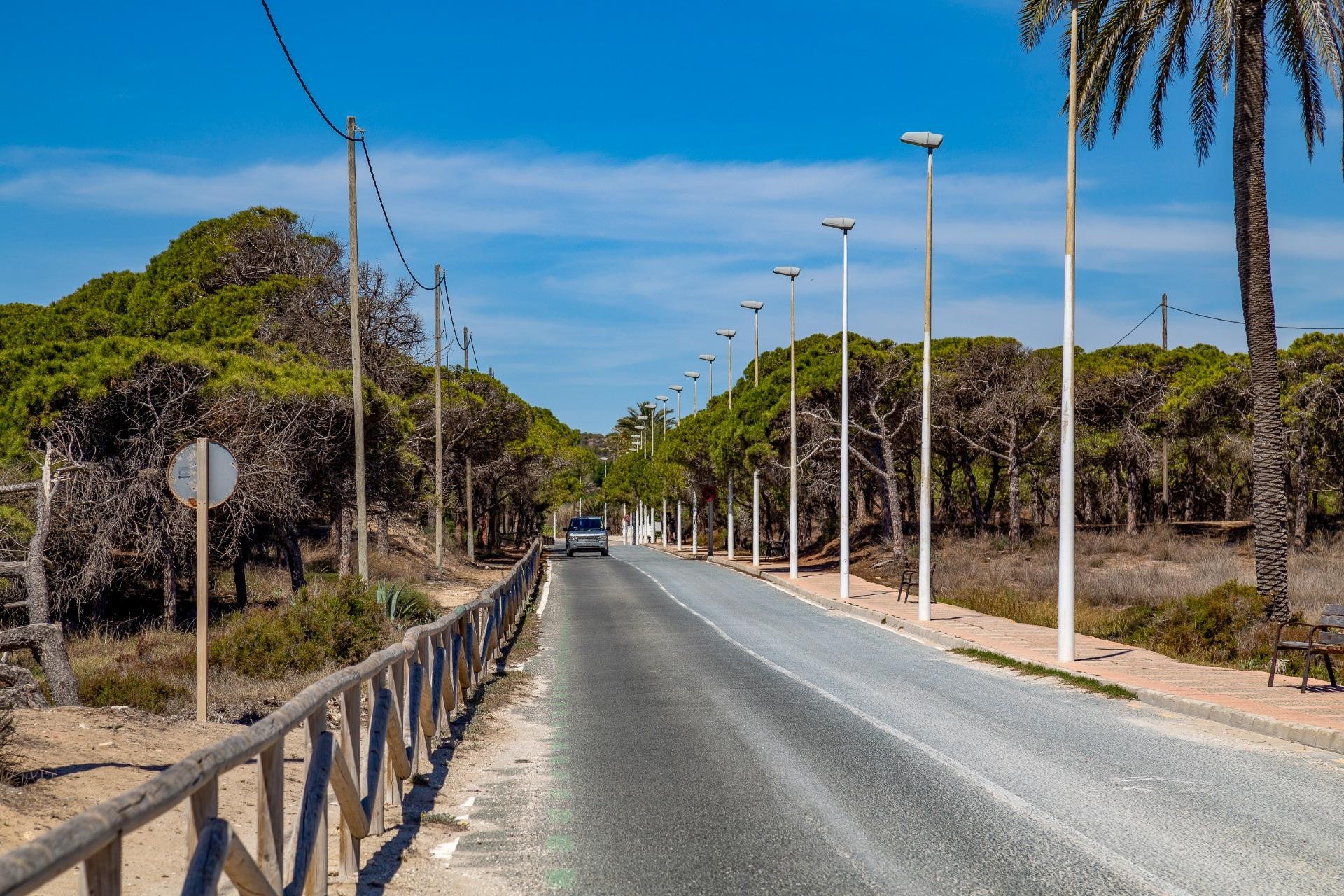 Resale - Plot / Land - La marina - El pinet
