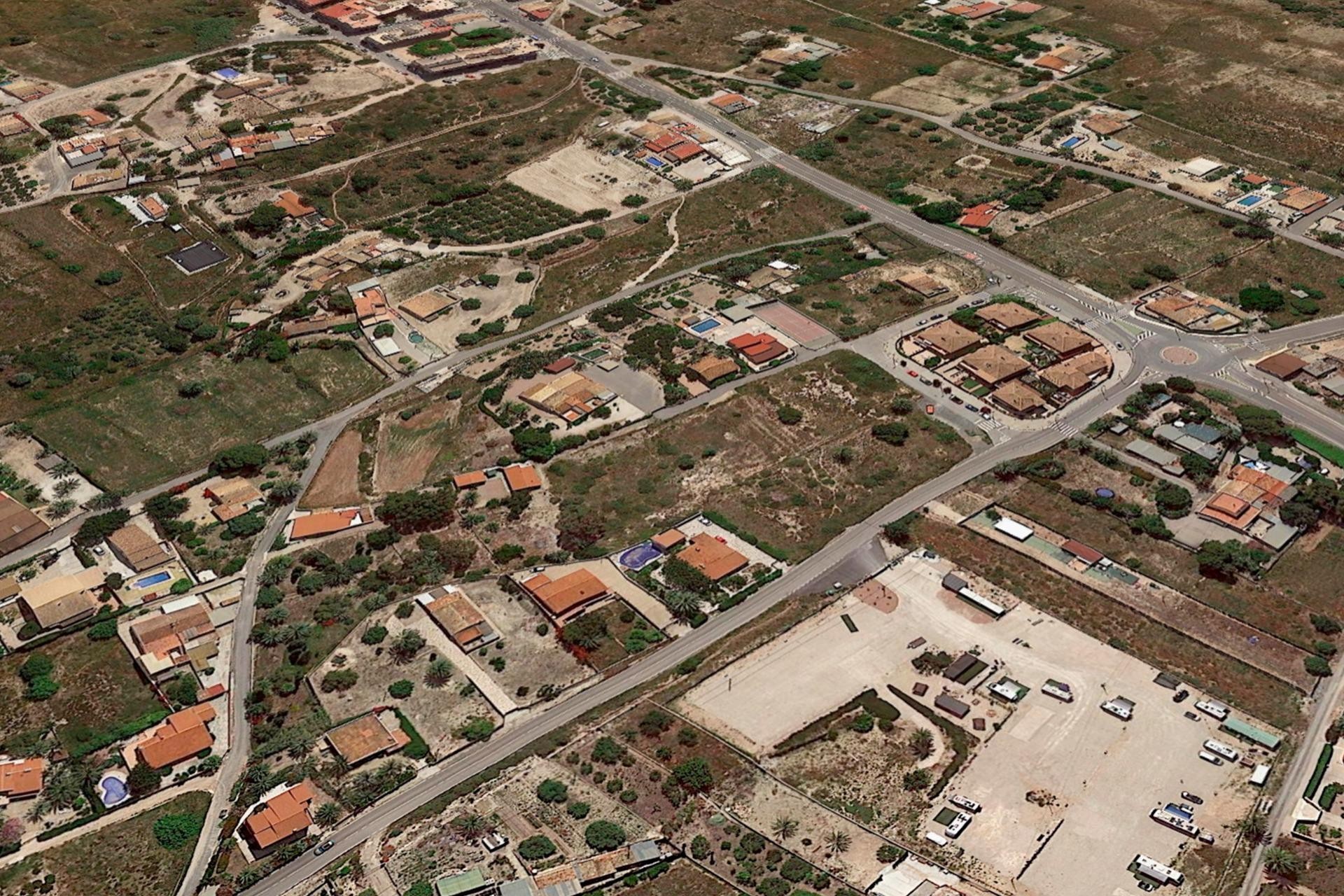 Resale - Plot / Land - La marina - El pinet