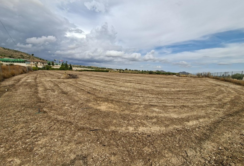 Resale - Plot / Land - La Romana - Crta. LA ROMANA