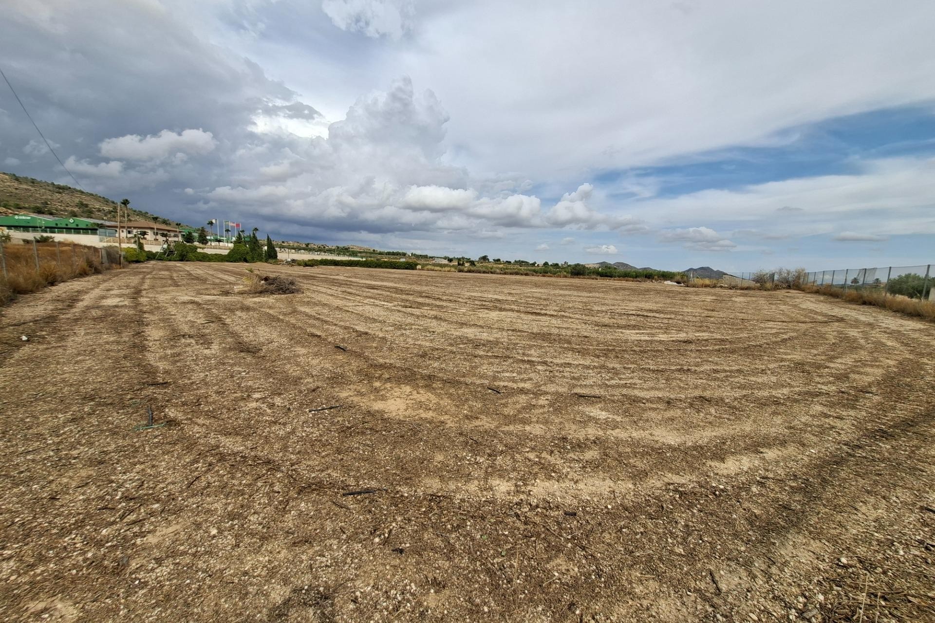 Resale - Plot / Land - La Romana - Crta. LA ROMANA