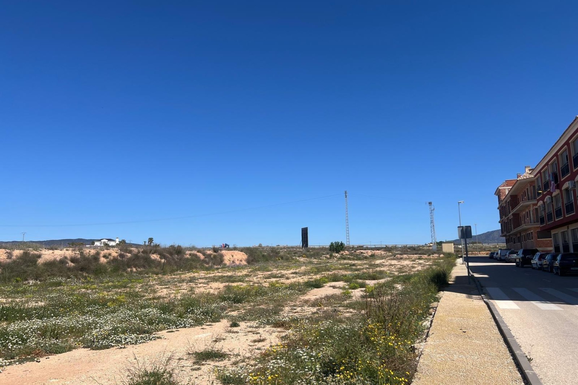 Resale - Plot / Land - Pinoso - A 1 km de pinoso