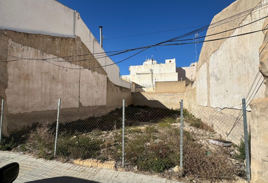 Resale - Plot / Land - Torrellano - Centro