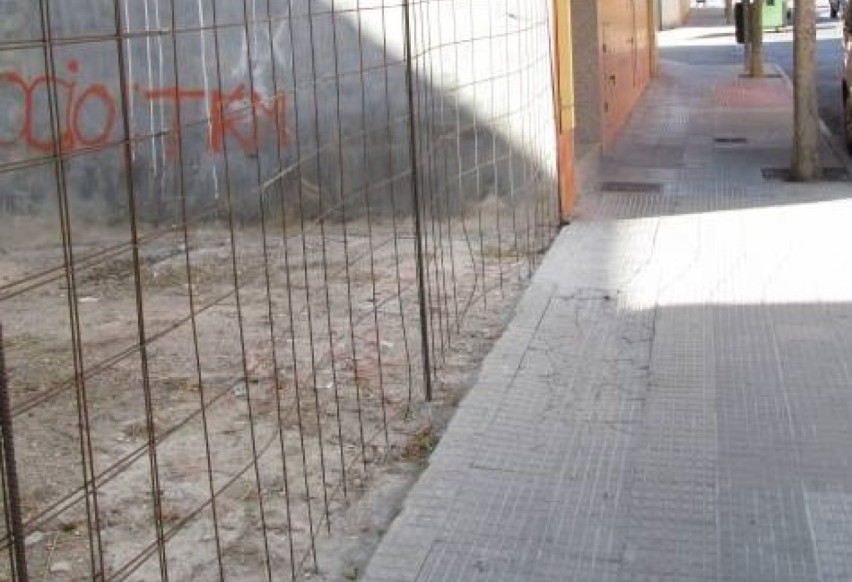 Resale - Terreno urbano - Petrer - Casco antiguo - Salinetas