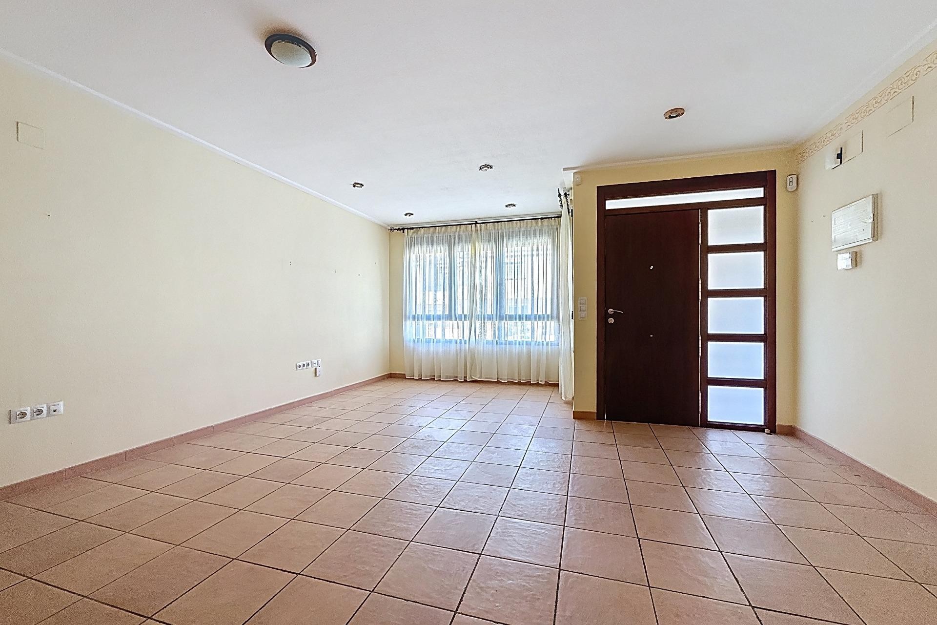 Resale - Townhouse - Onil - San Jaime