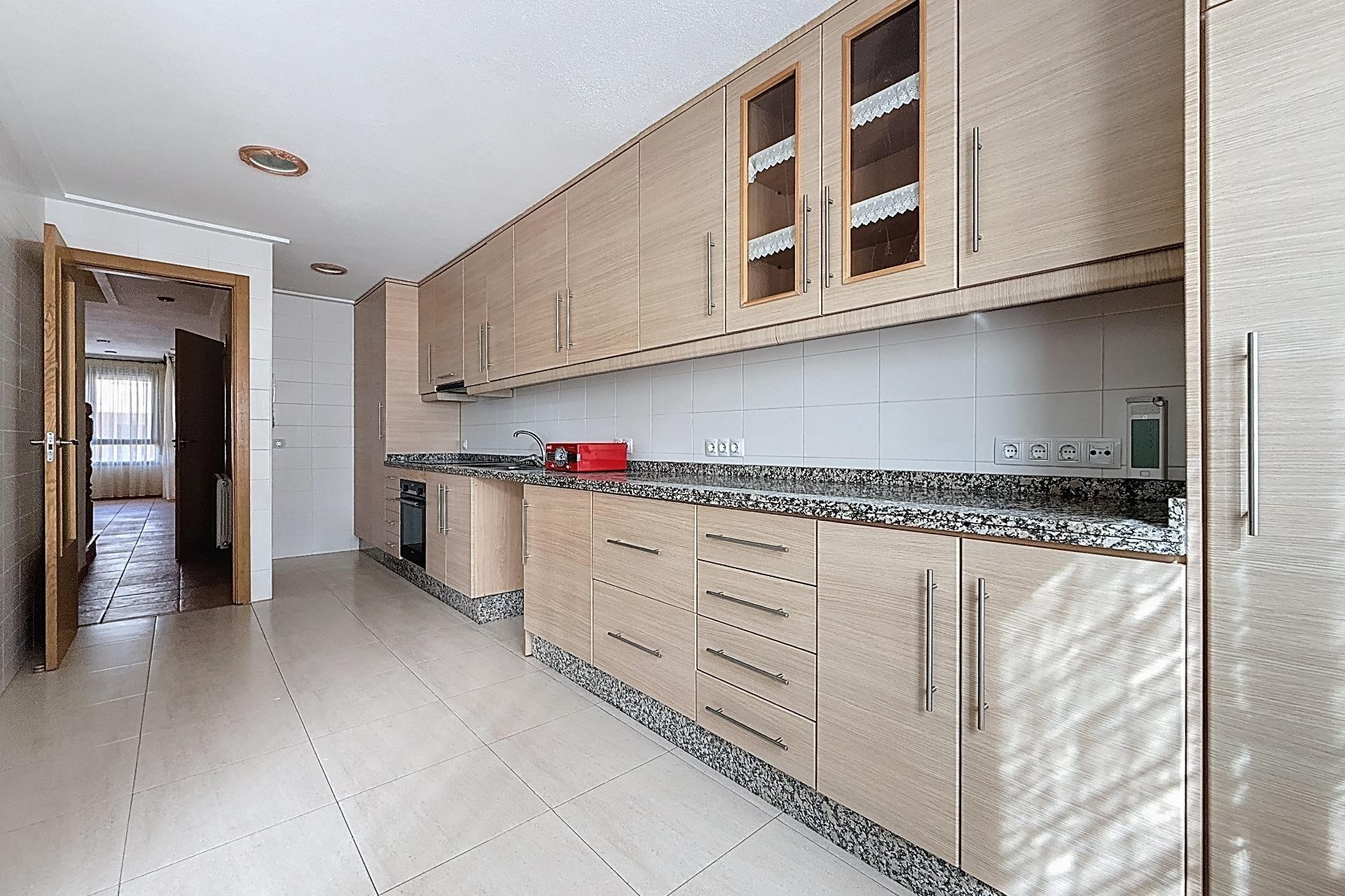 Resale - Townhouse - Onil - San Jaime