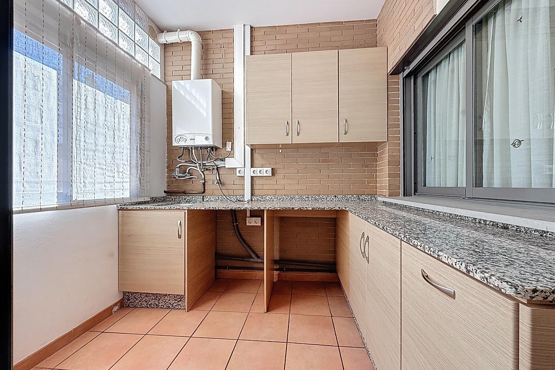 Resale - Townhouse - Onil - San Jaime