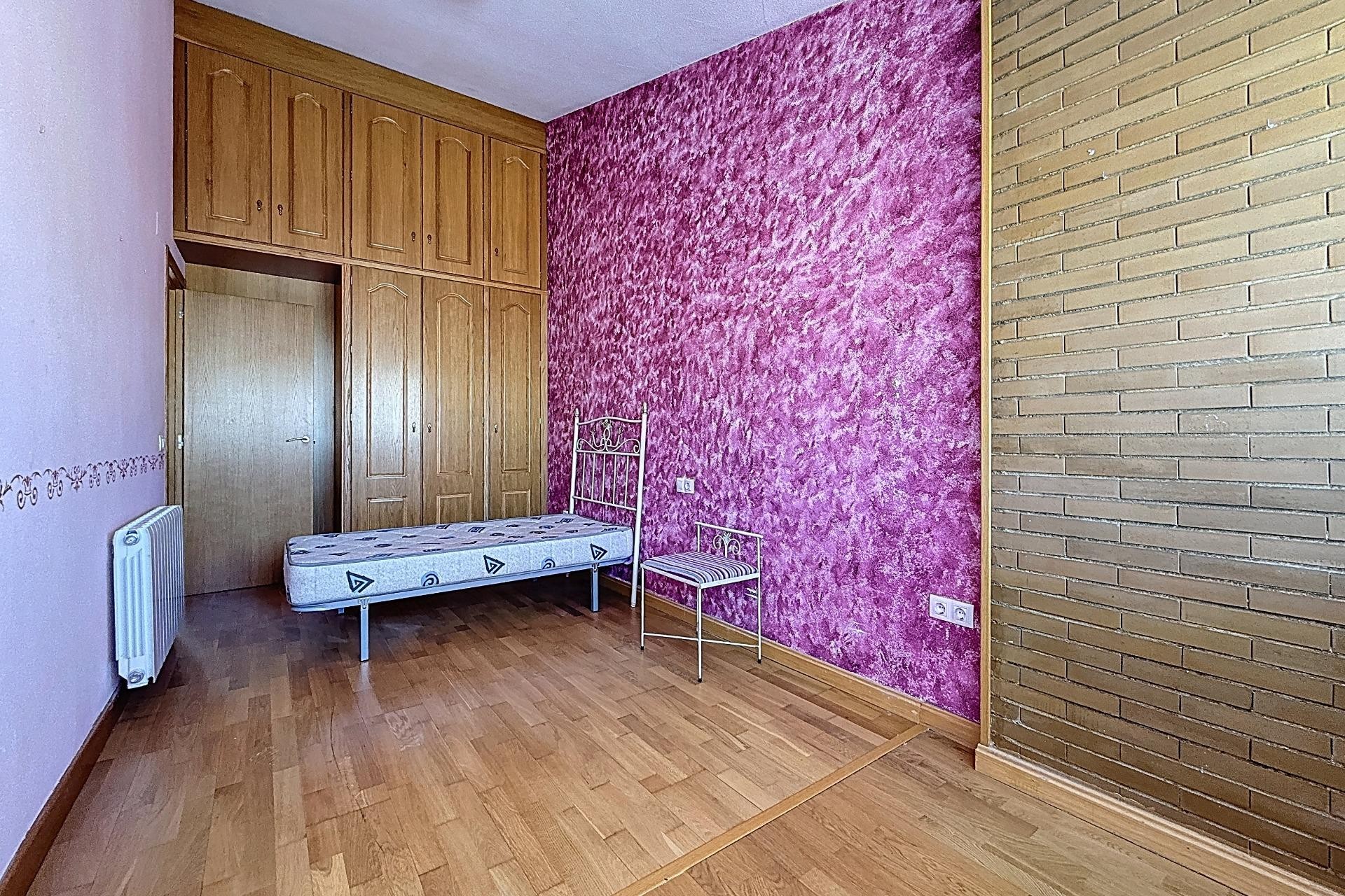 Resale - Townhouse - Onil - San Jaime