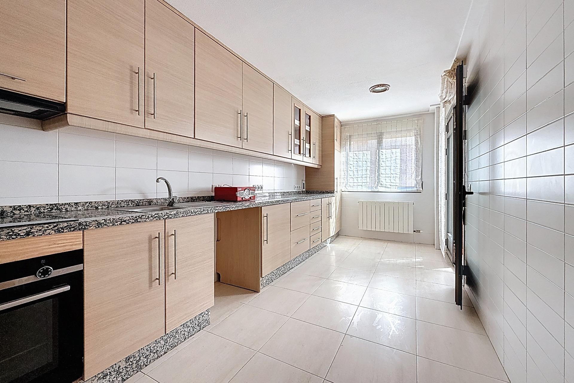 Resale - Townhouse - Onil - San Jaime