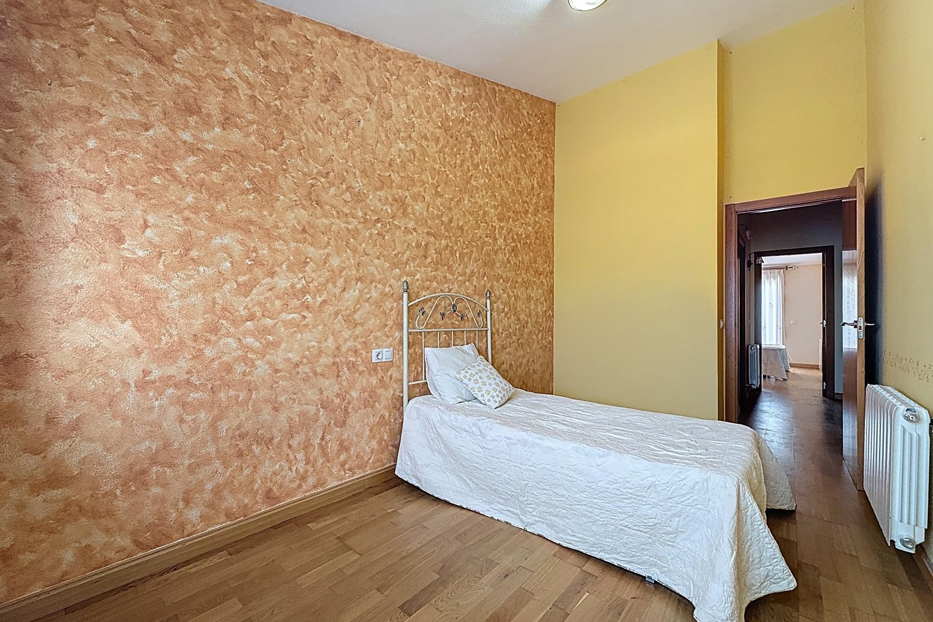 Resale - Townhouse - Onil - San Jaime