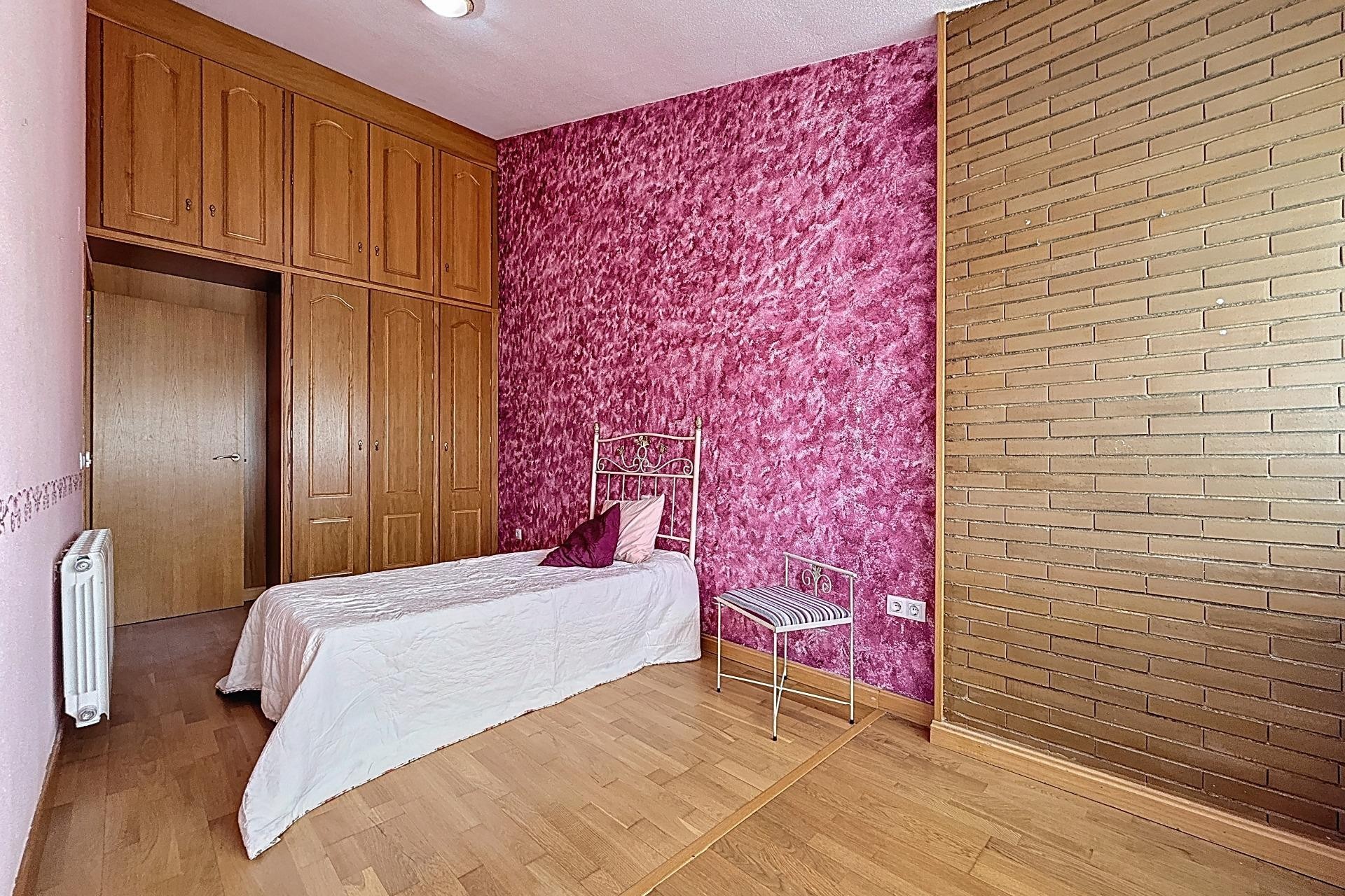 Resale - Townhouse - Onil - San Jaime