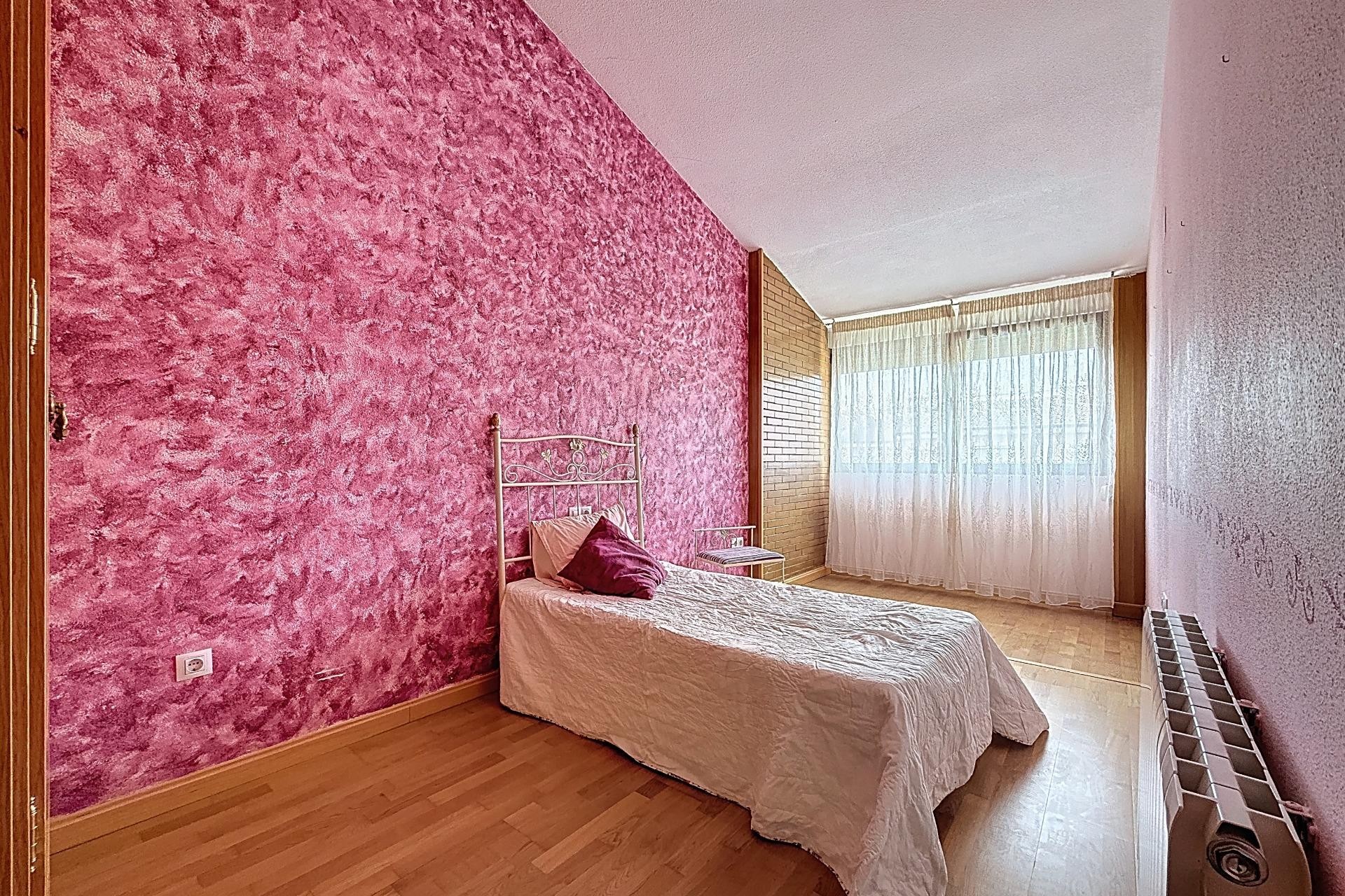 Resale - Townhouse - Onil - San Jaime