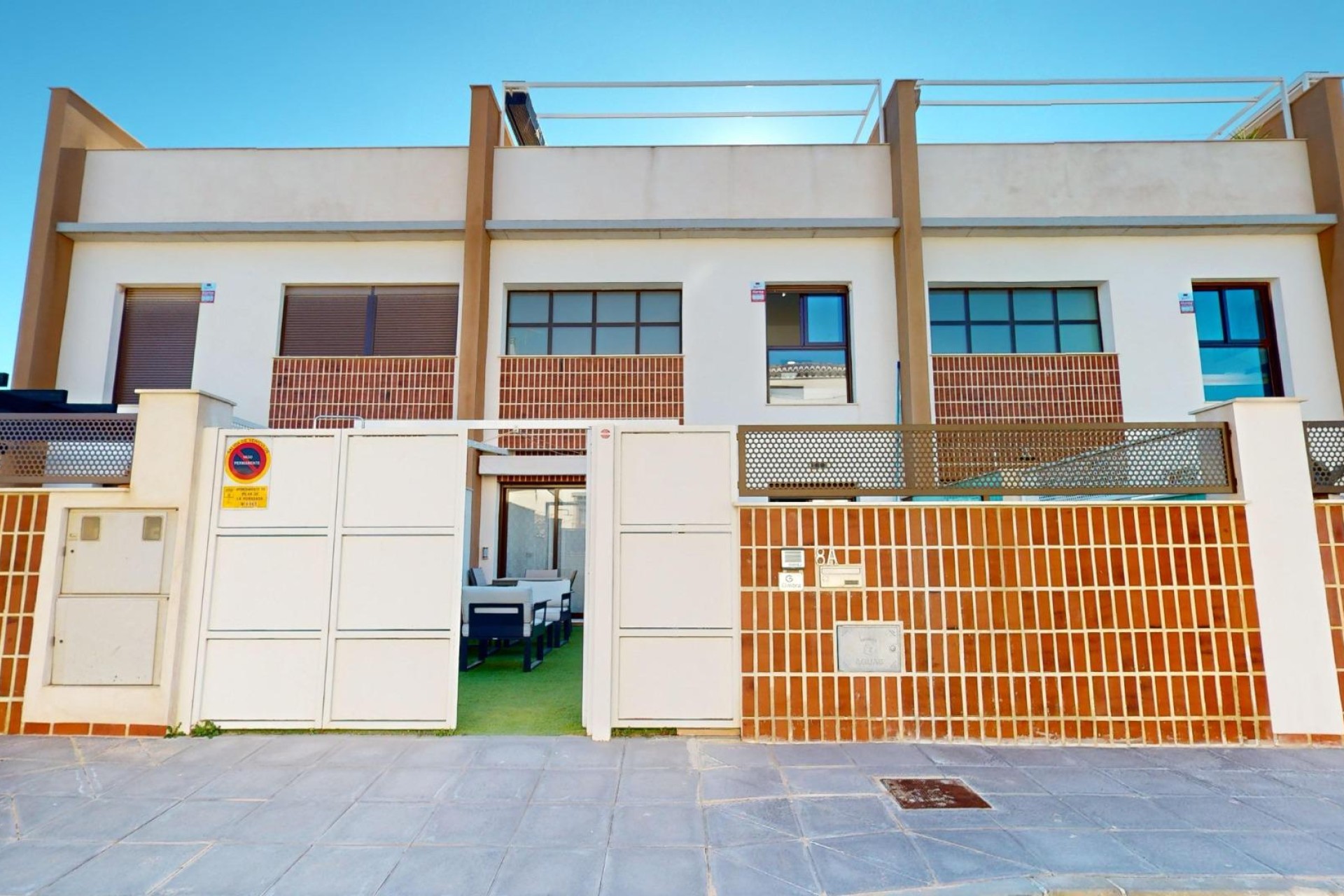 Resale - Townhouse - Pilar de la Horadada - PILAR DE LA HORADADA