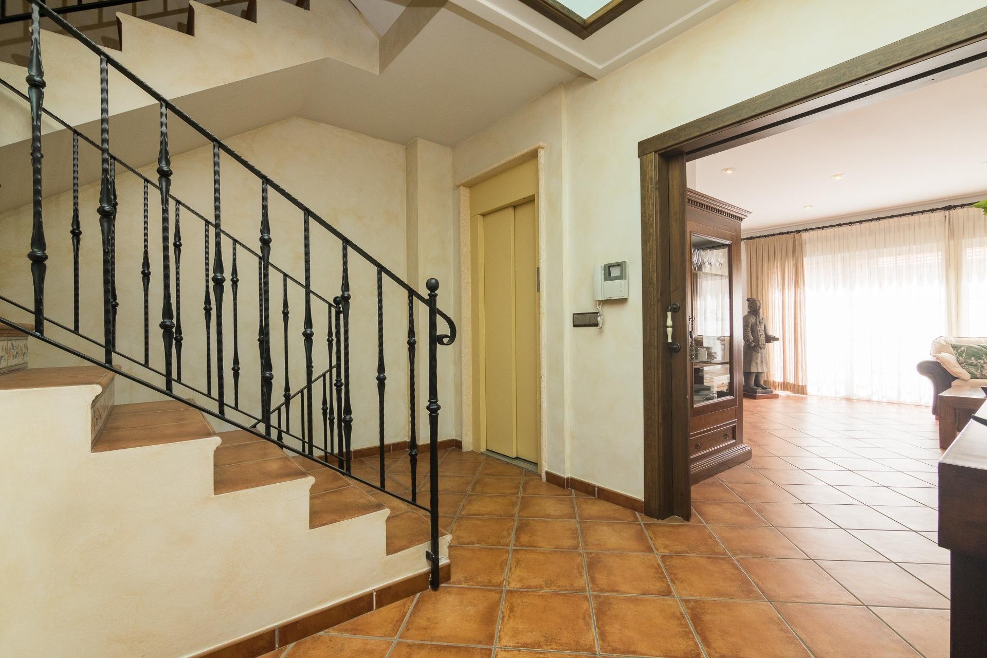 Resale - Tripex - Elche - Corazon de Jesus