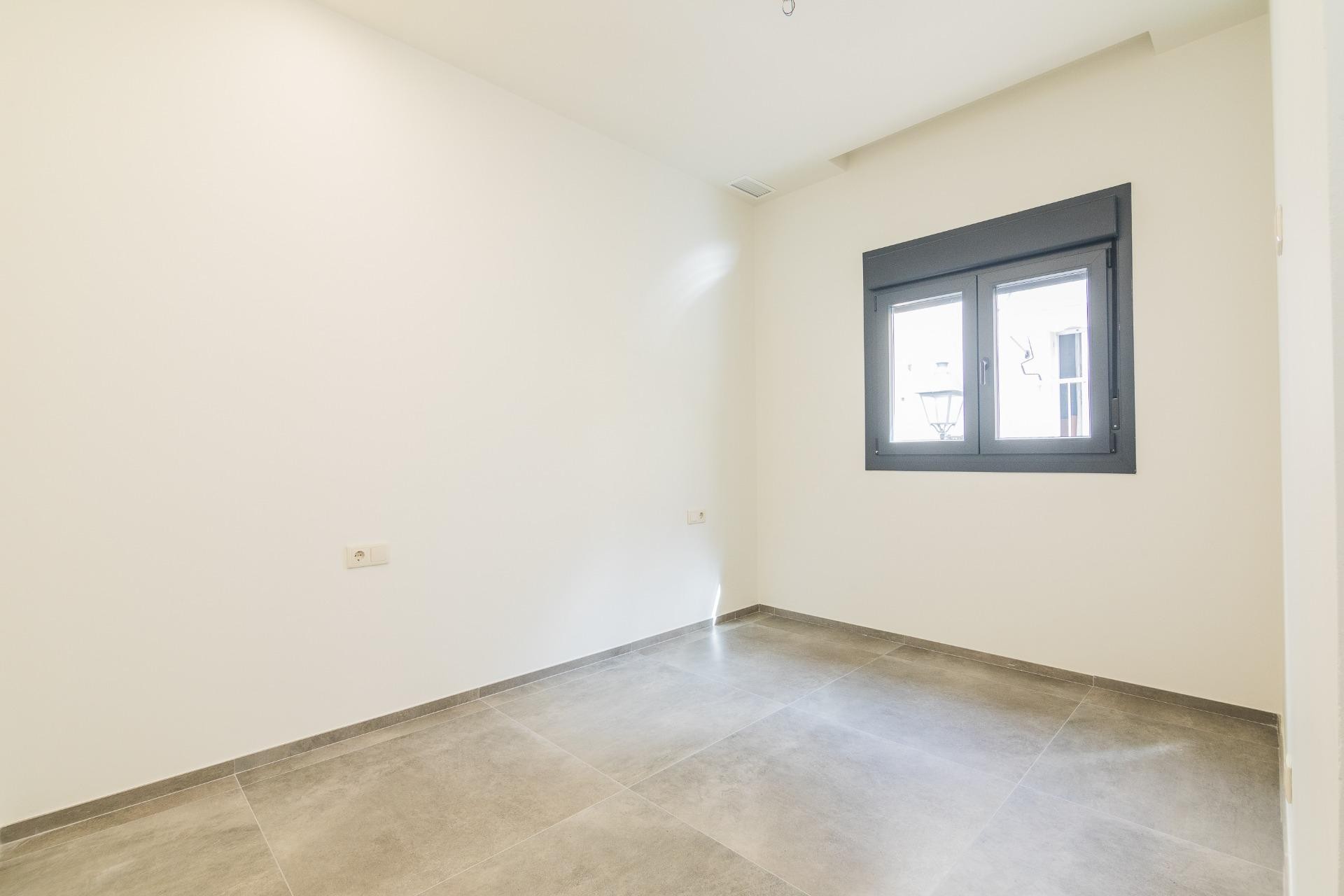 Resale - Triplex - Elche - Raval - Puertas Coloradas