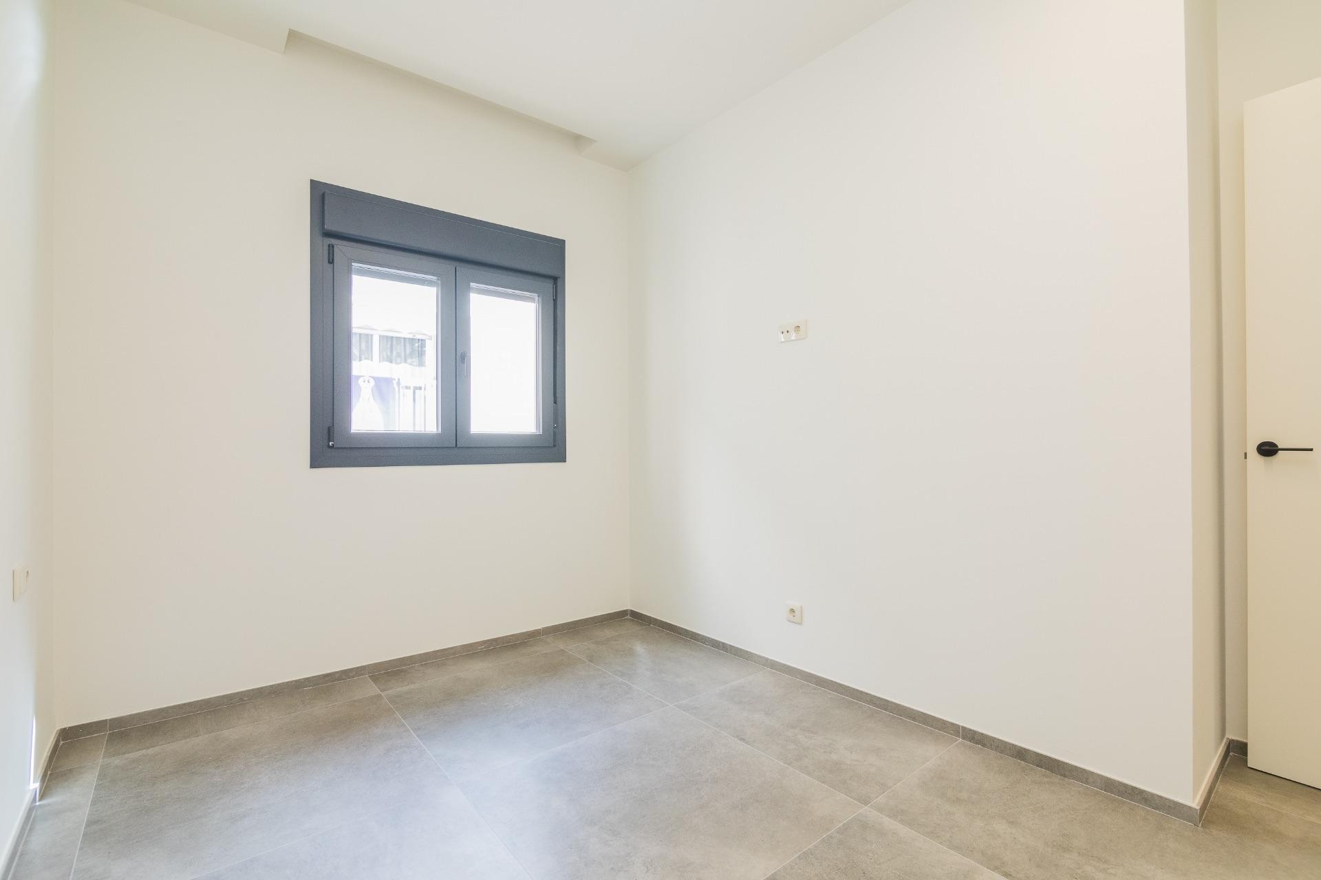 Resale - Triplex - Elche - Raval - Puertas Coloradas