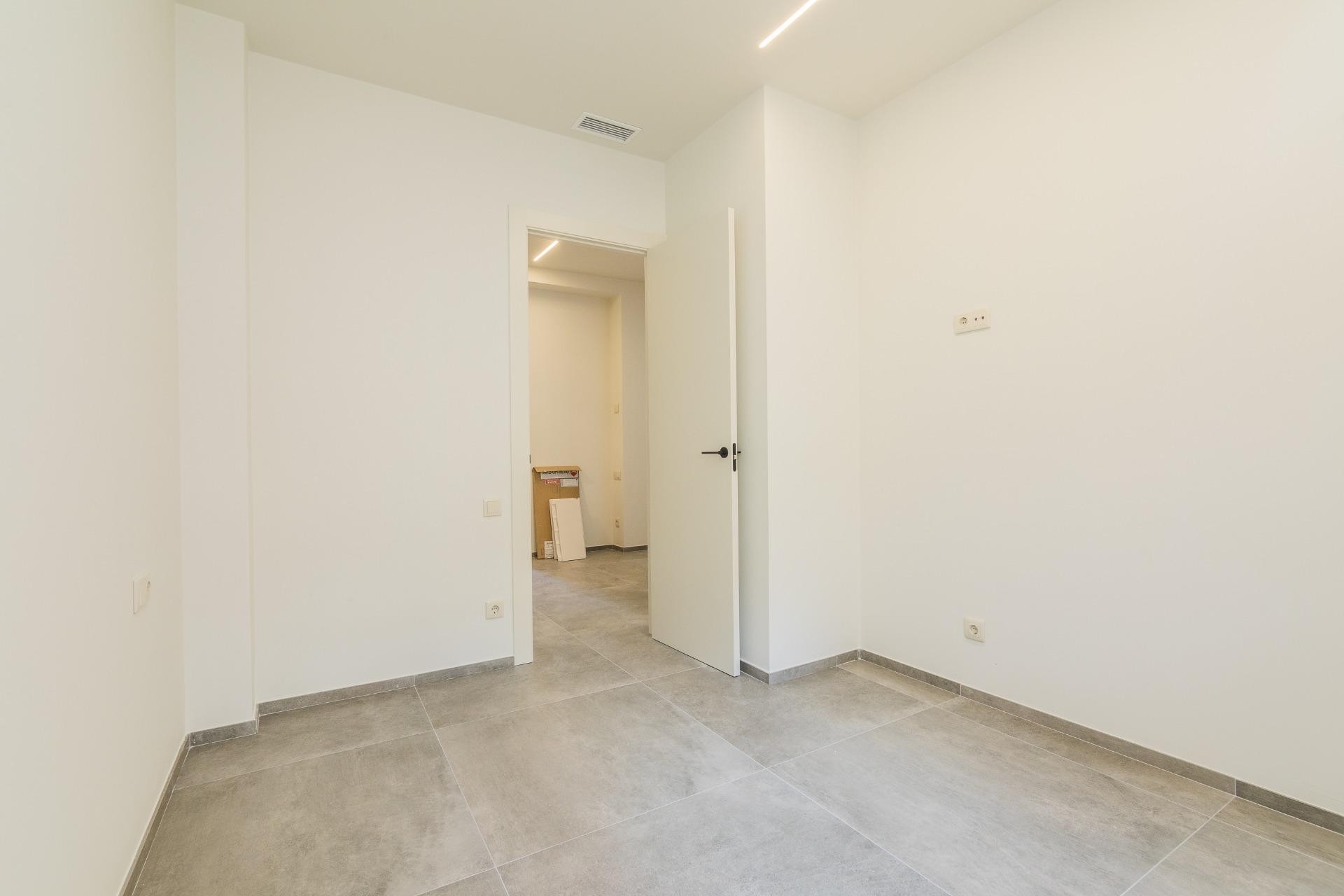 Resale - Triplex - Elche - Raval - Puertas Coloradas