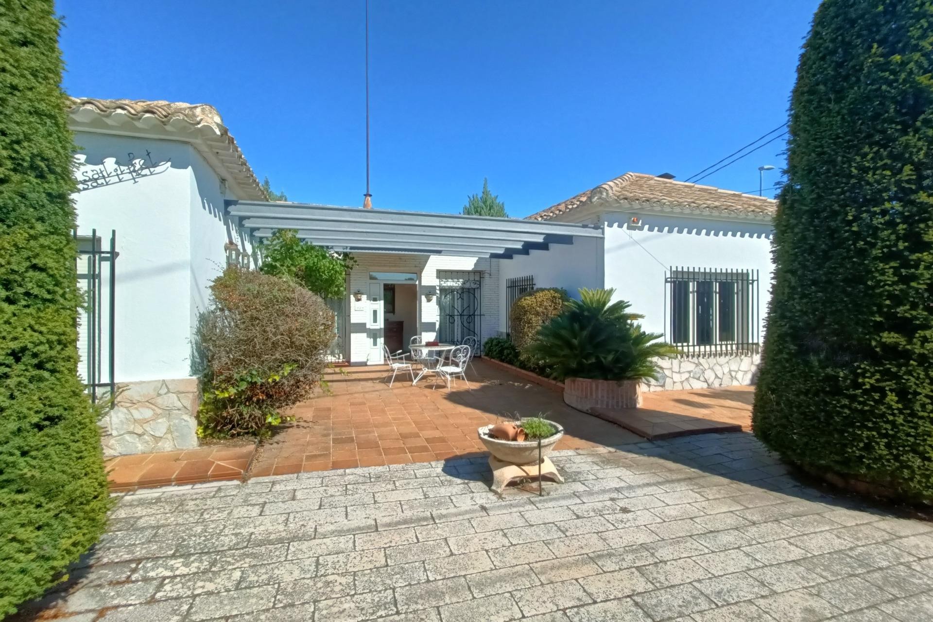 Resale - Villa - Banyeres de Mariola - Pedrera