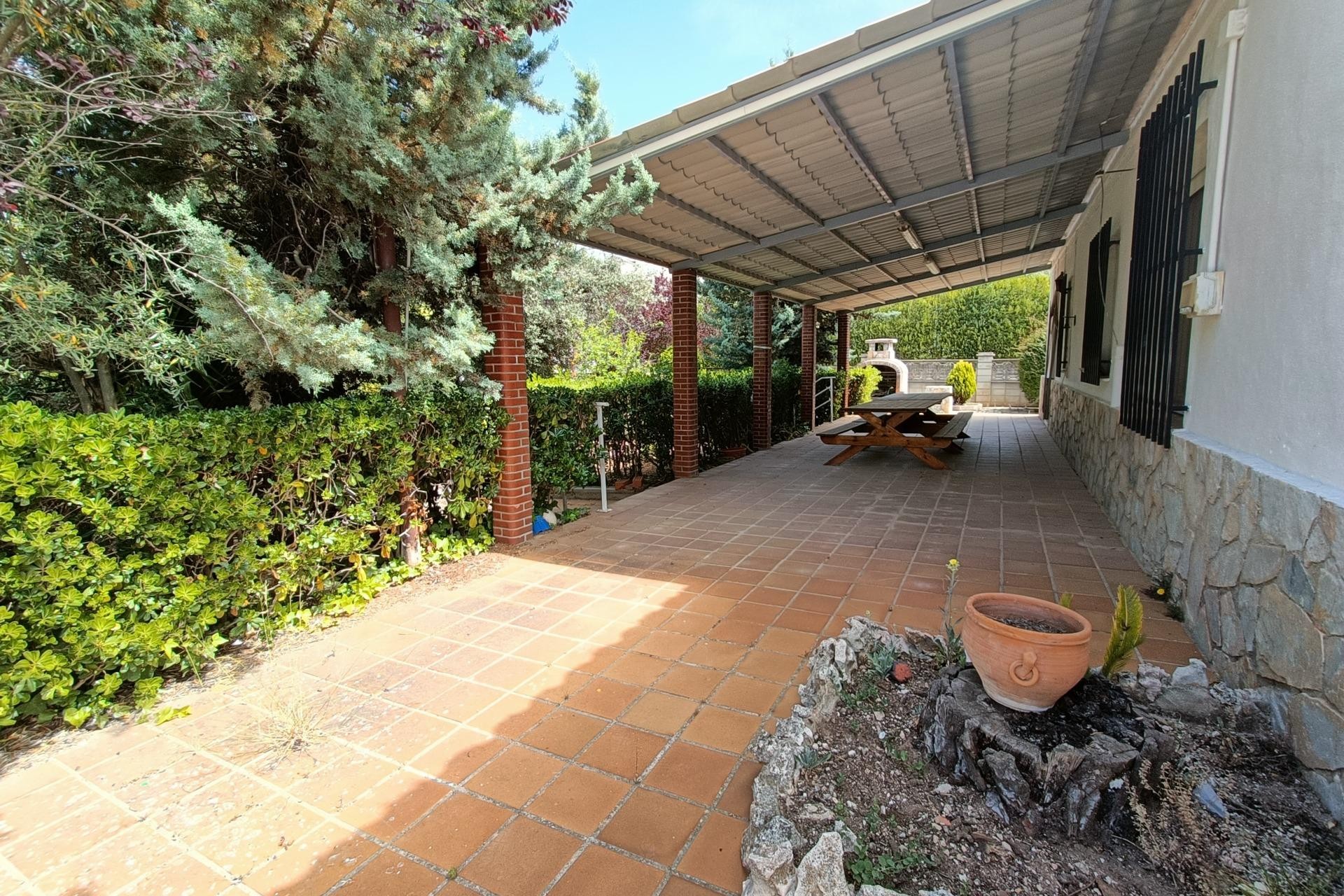 Resale - Villa - Banyeres de Mariola - Pedrera