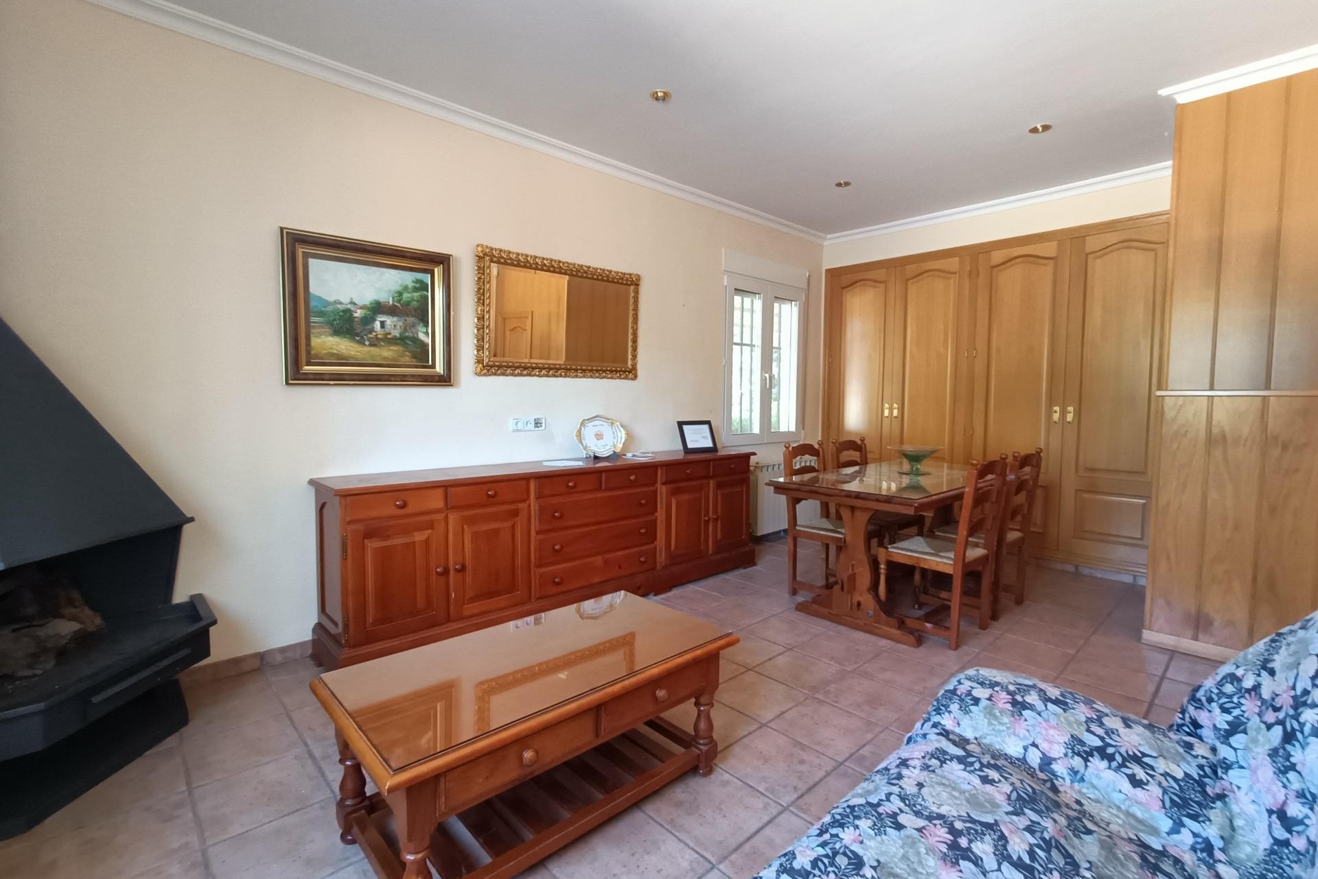 Resale - Villa - Banyeres de Mariola - Pedrera