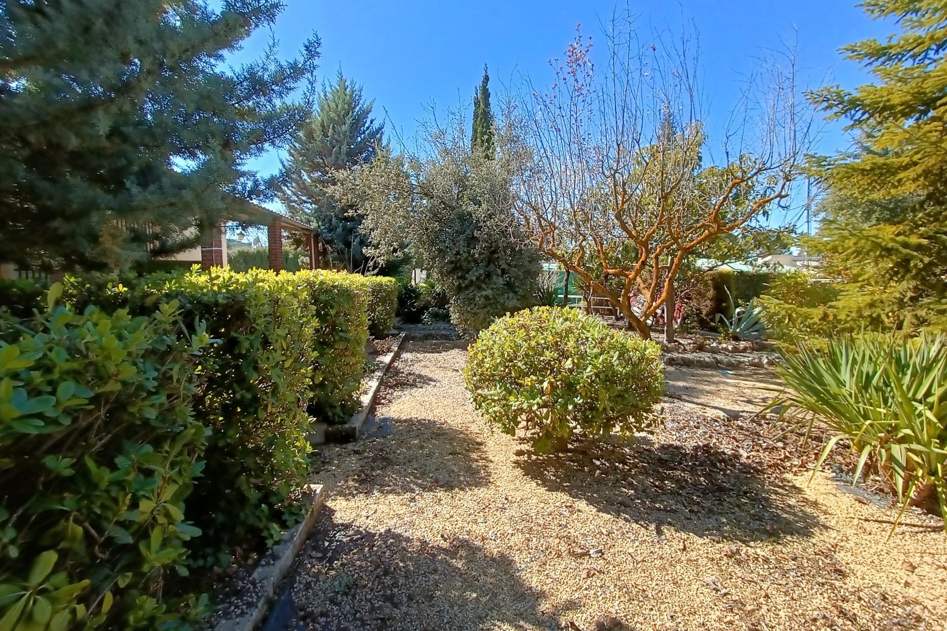 Resale - Villa - Banyeres de Mariola - Pedrera