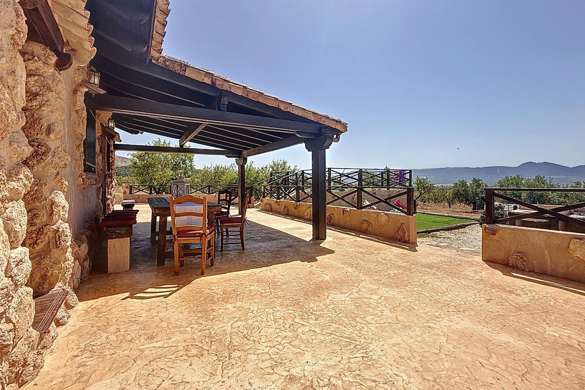 Resale - Villa - Beneixama - Sin Zona