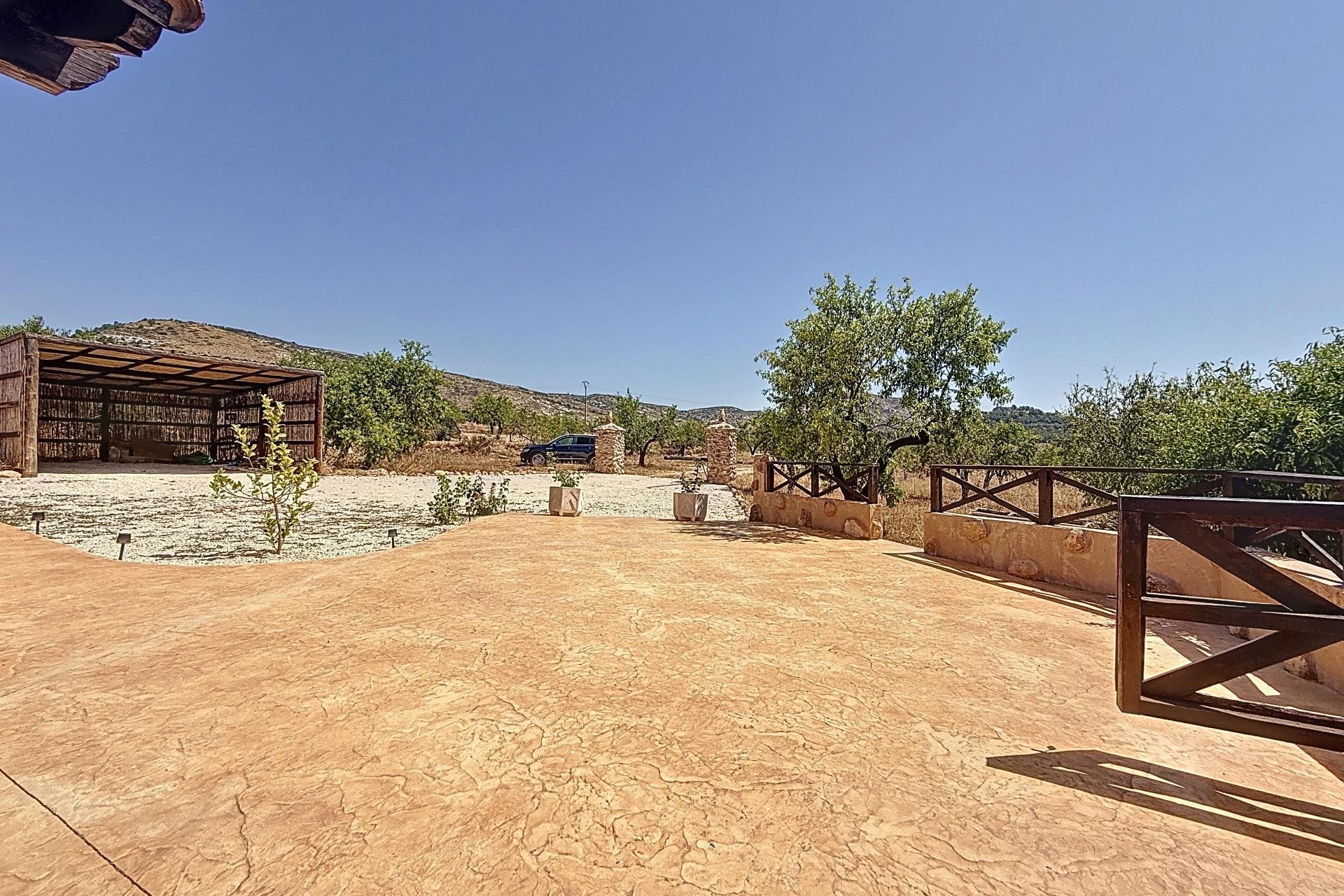 Resale - Villa - Beneixama - Sin Zona