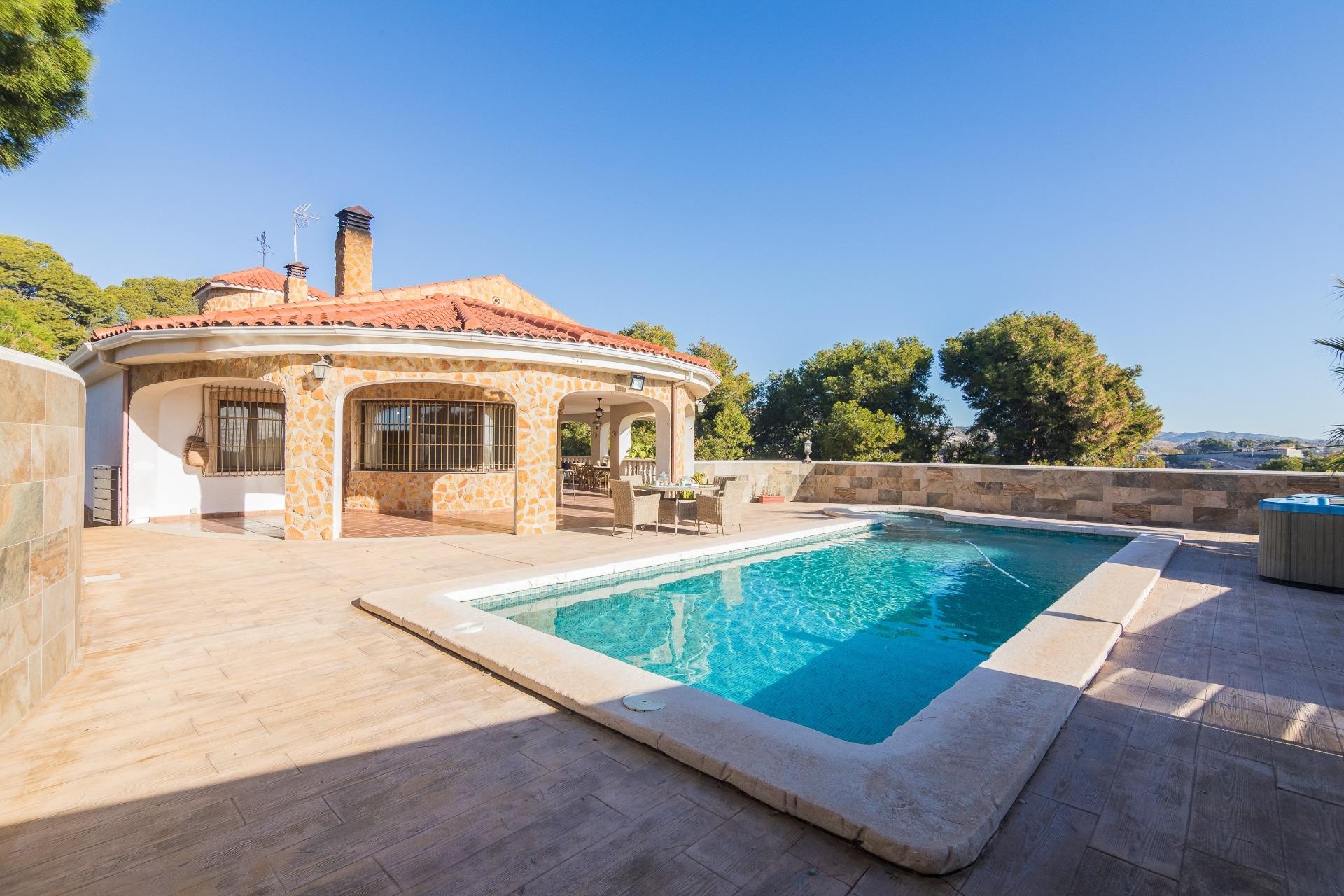 Resale - Villa - Crevillent - Comunidad valenciana