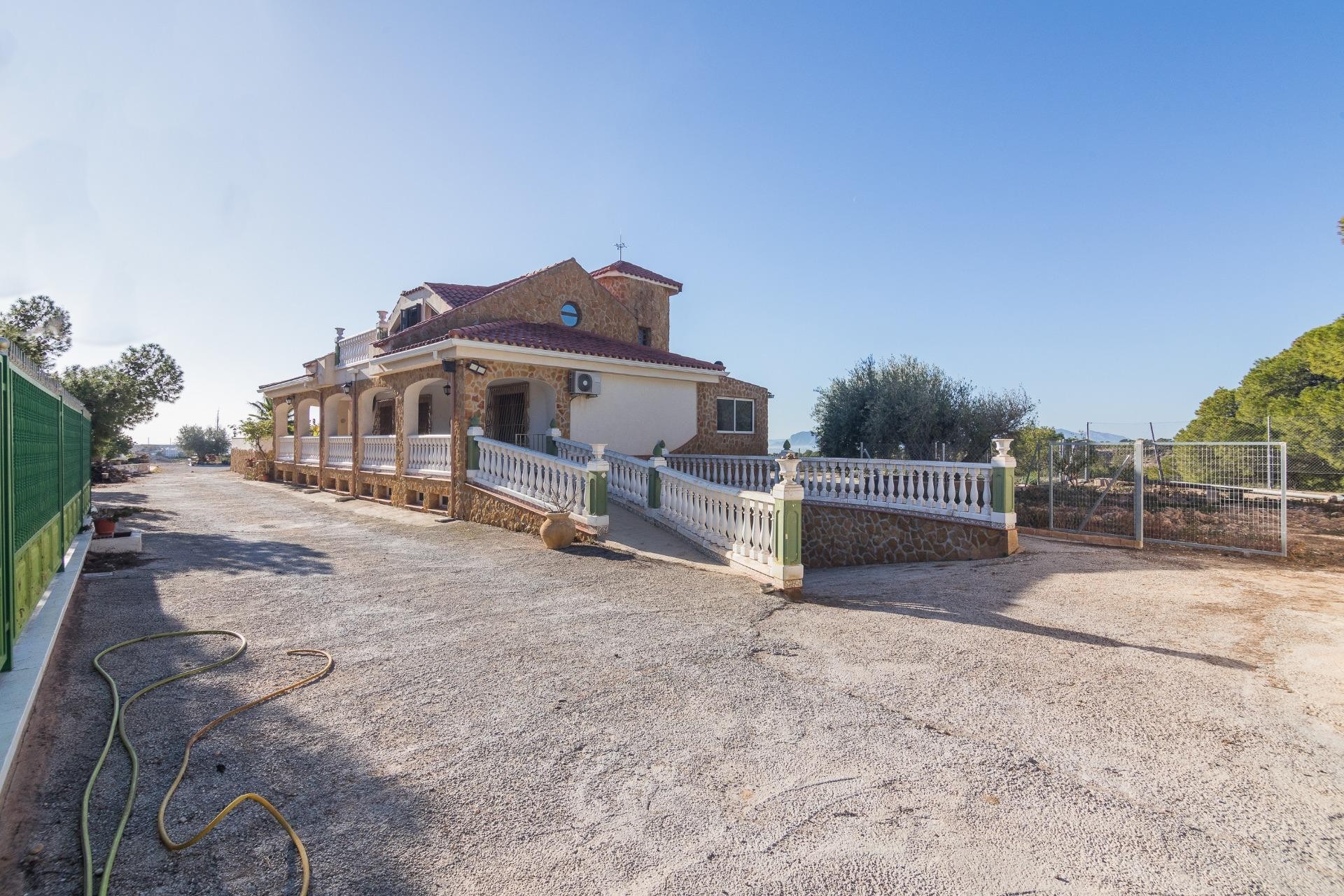 Resale - Villa - Crevillent - Comunidad valenciana