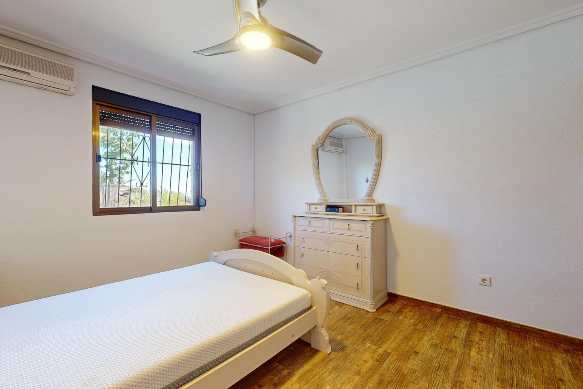 Resale - Villa - Elche Pedanías - Peña las Águilas